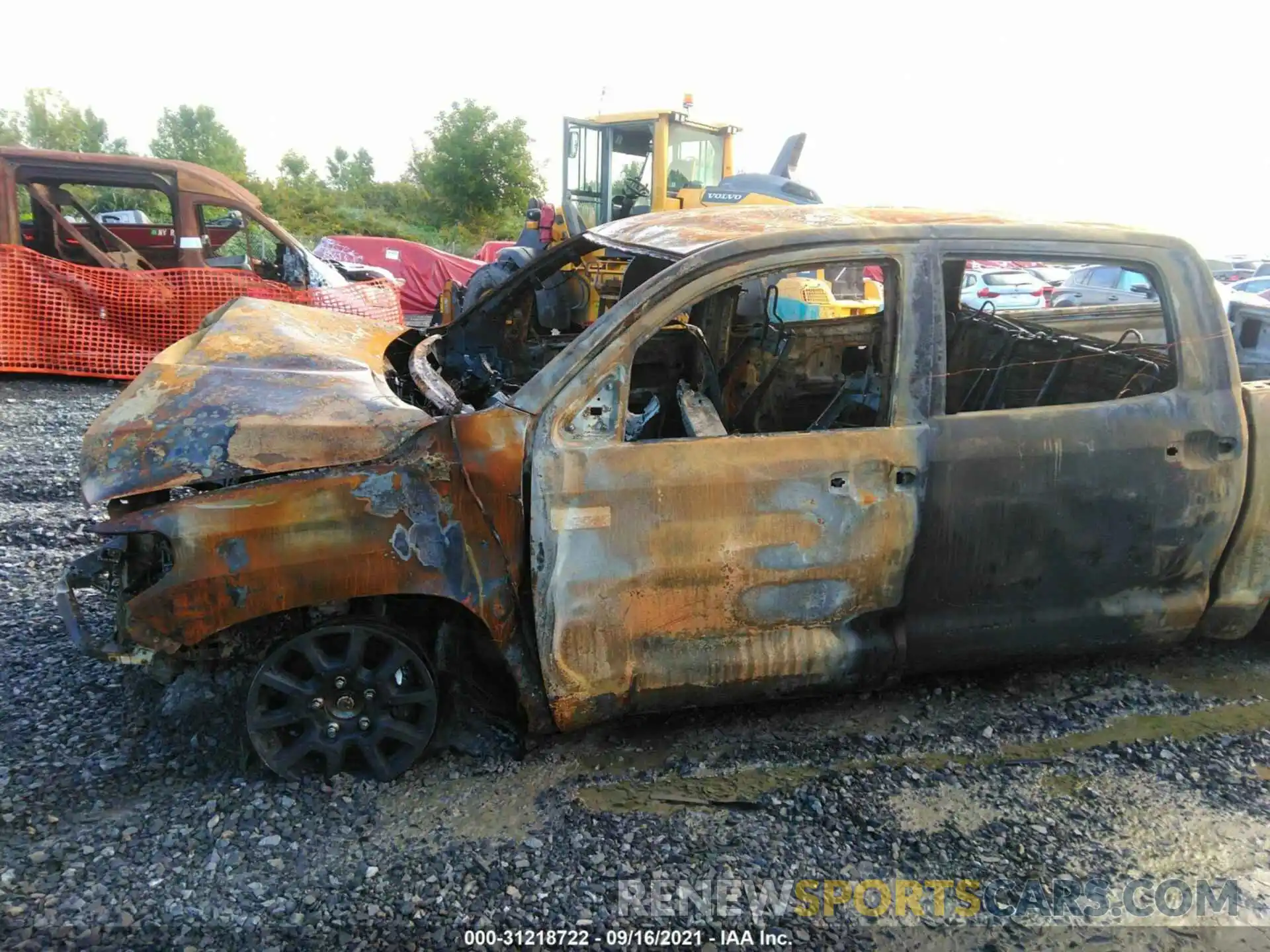 2 Photograph of a damaged car 5TFDY5F11MX998891 TOYOTA TUNDRA 4WD 2021