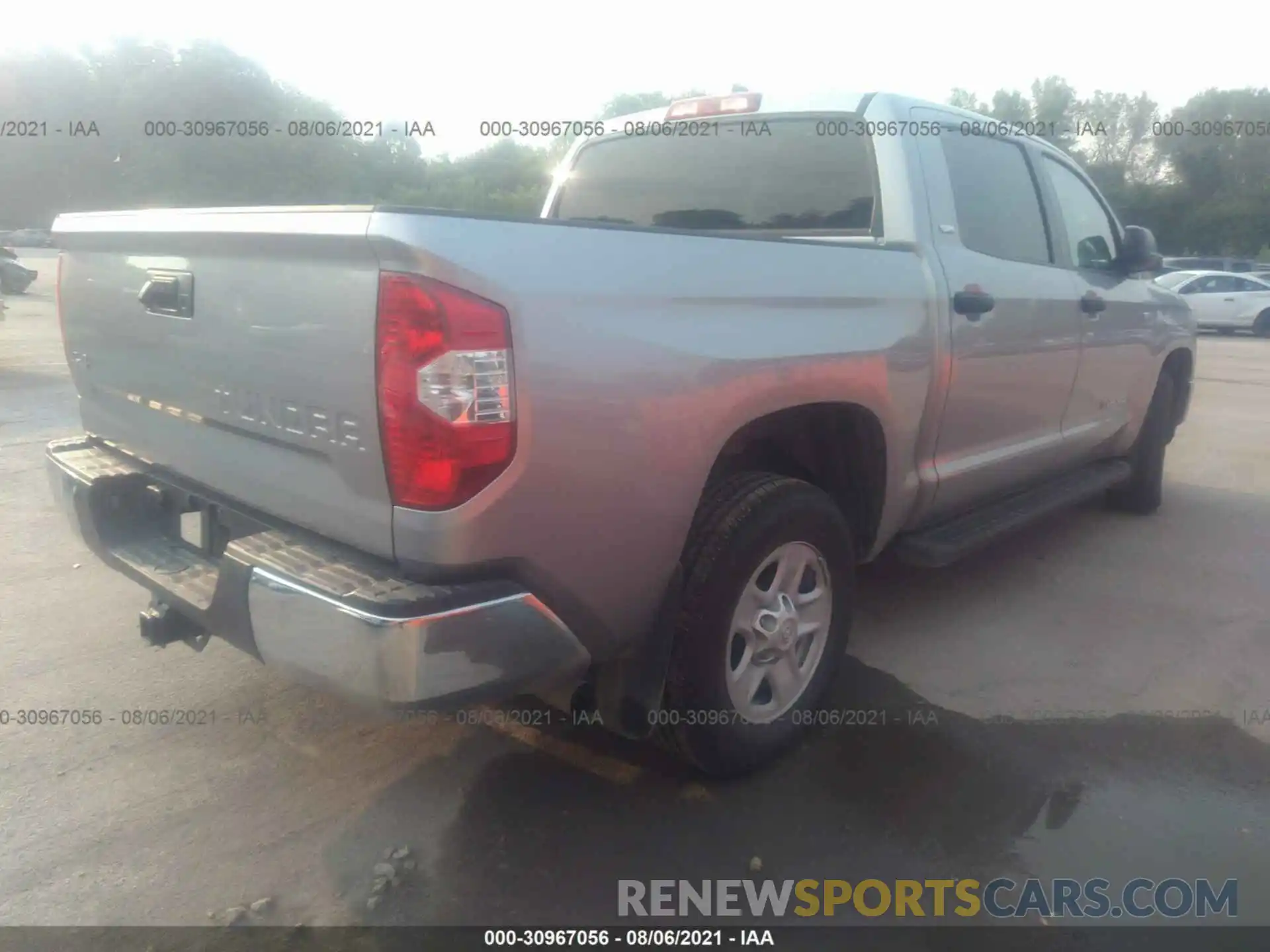 4 Photograph of a damaged car 5TFDY5F13MX011711 TOYOTA TUNDRA 4WD 2021