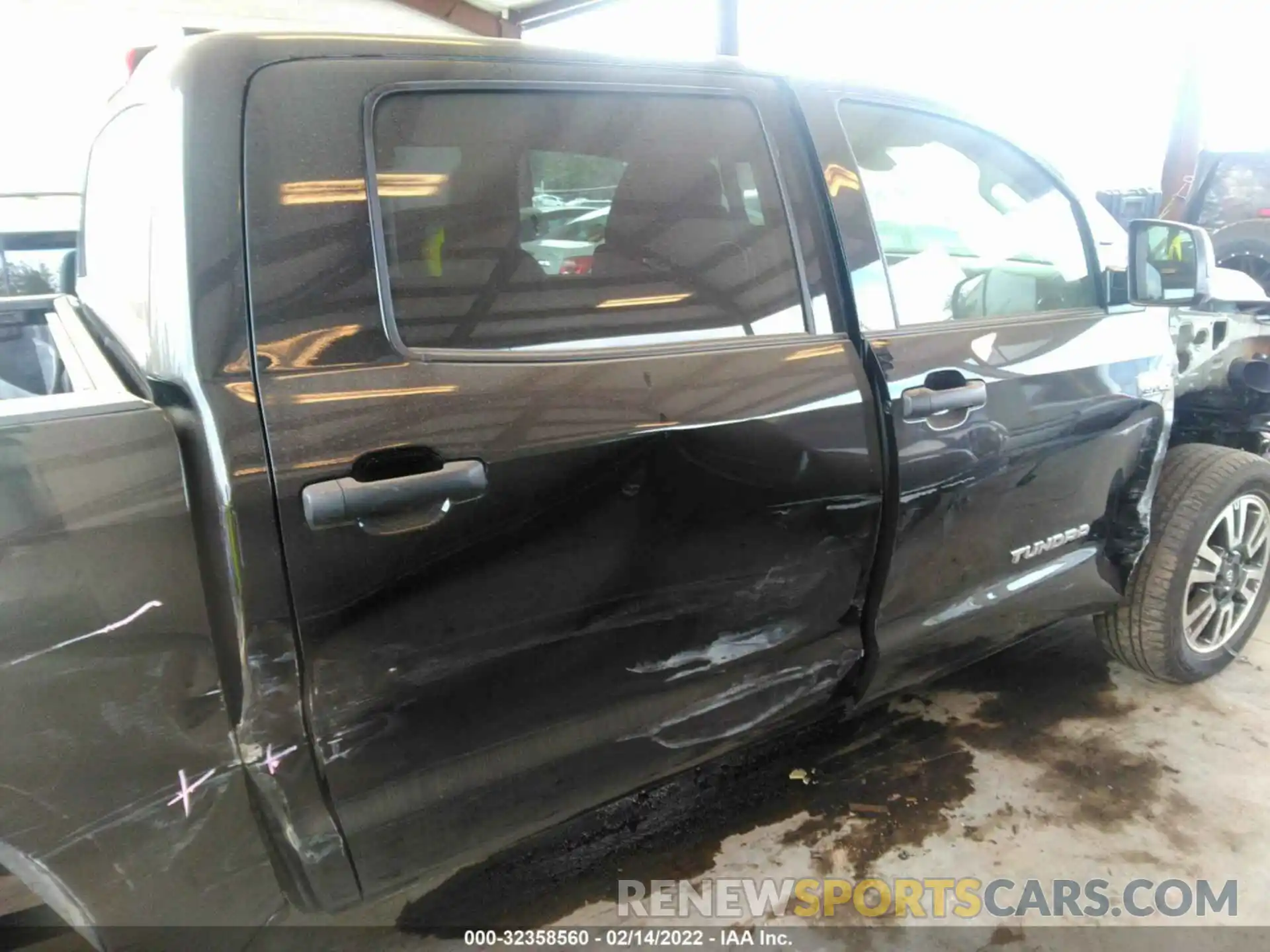 6 Photograph of a damaged car 5TFDY5F14MX973385 TOYOTA TUNDRA 4WD 2021