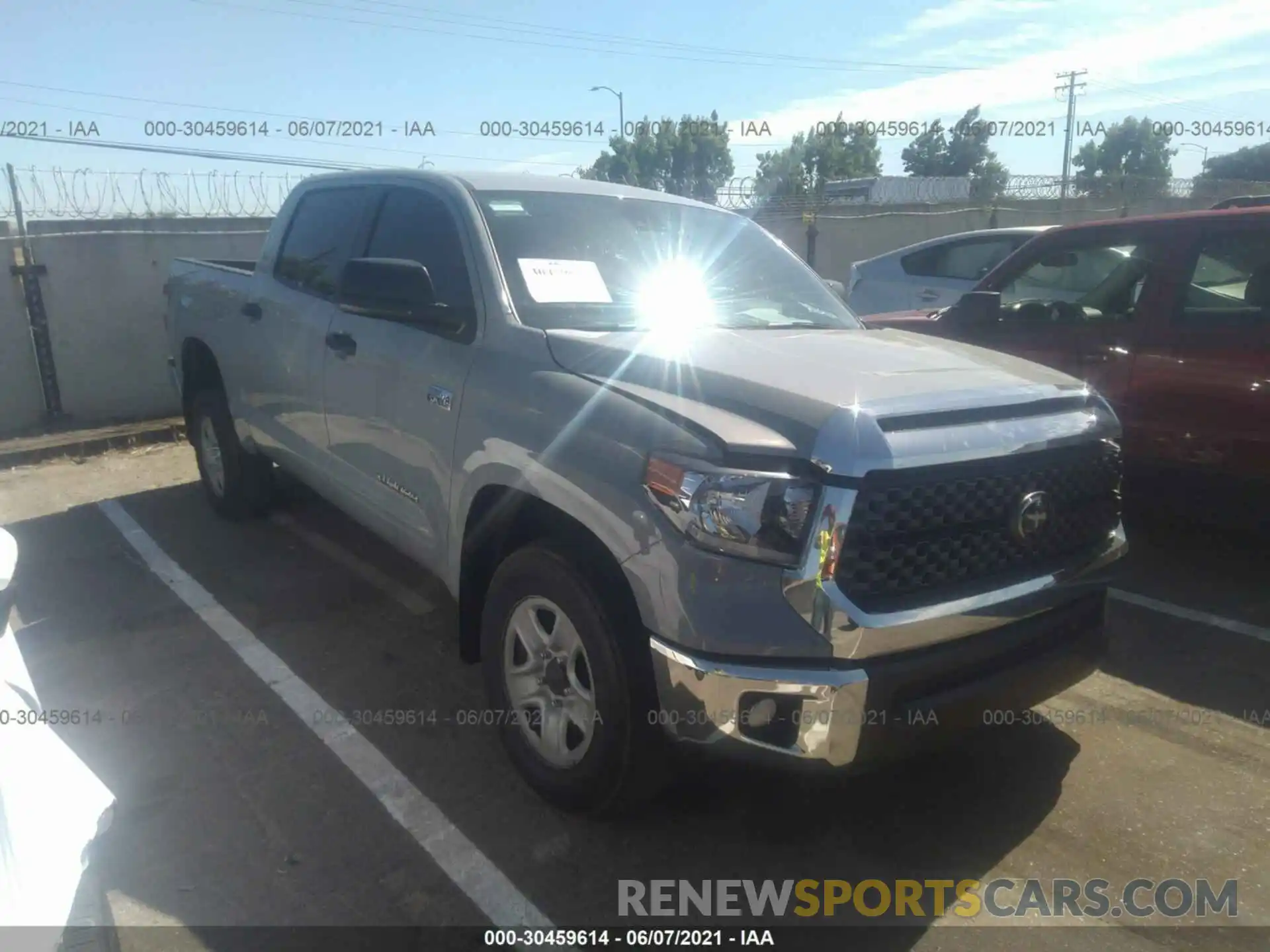 1 Photograph of a damaged car 5TFDY5F14MX977100 TOYOTA TUNDRA 4WD 2021