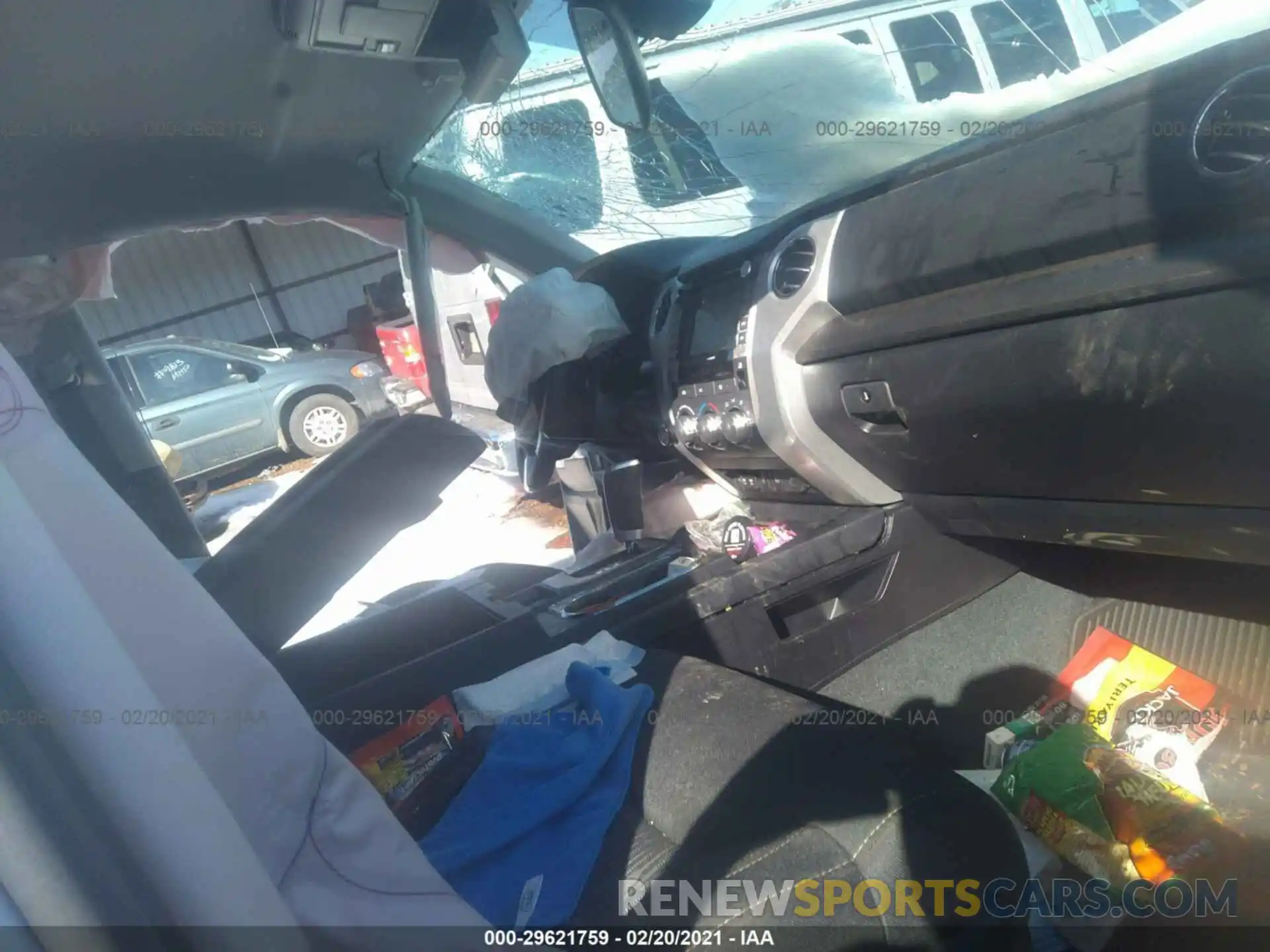 5 Photograph of a damaged car 5TFDY5F14MX984323 TOYOTA TUNDRA 4WD 2021