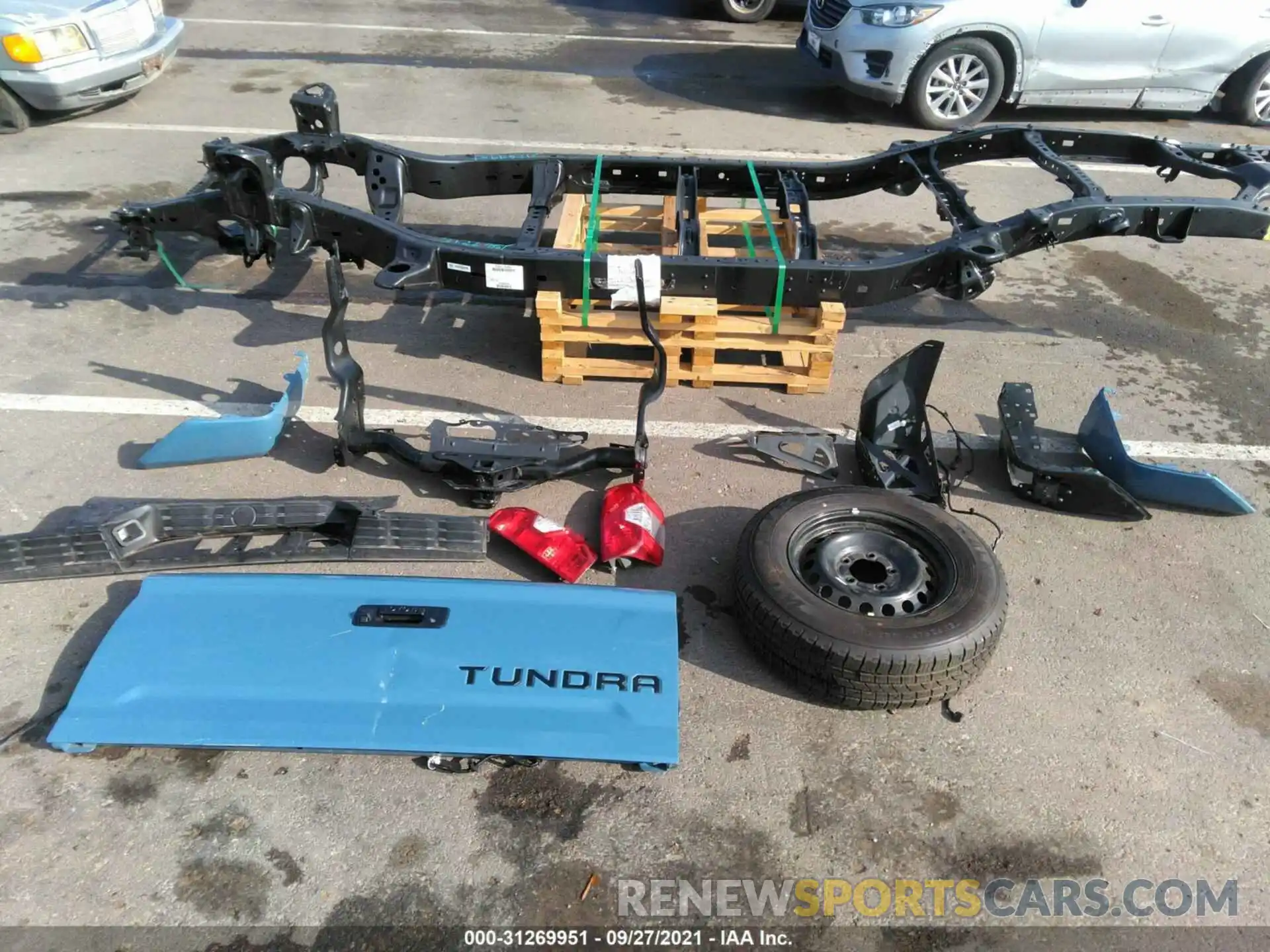 12 Photograph of a damaged car 5TFDY5F15MX015825 TOYOTA TUNDRA 4WD 2021