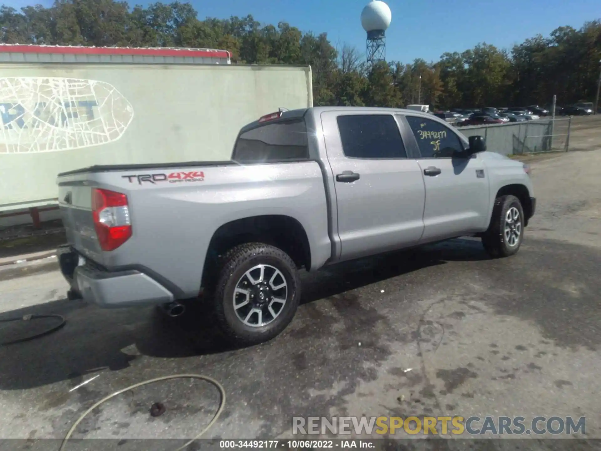 4 Photograph of a damaged car 5TFDY5F15MX050090 TOYOTA TUNDRA 4WD 2021