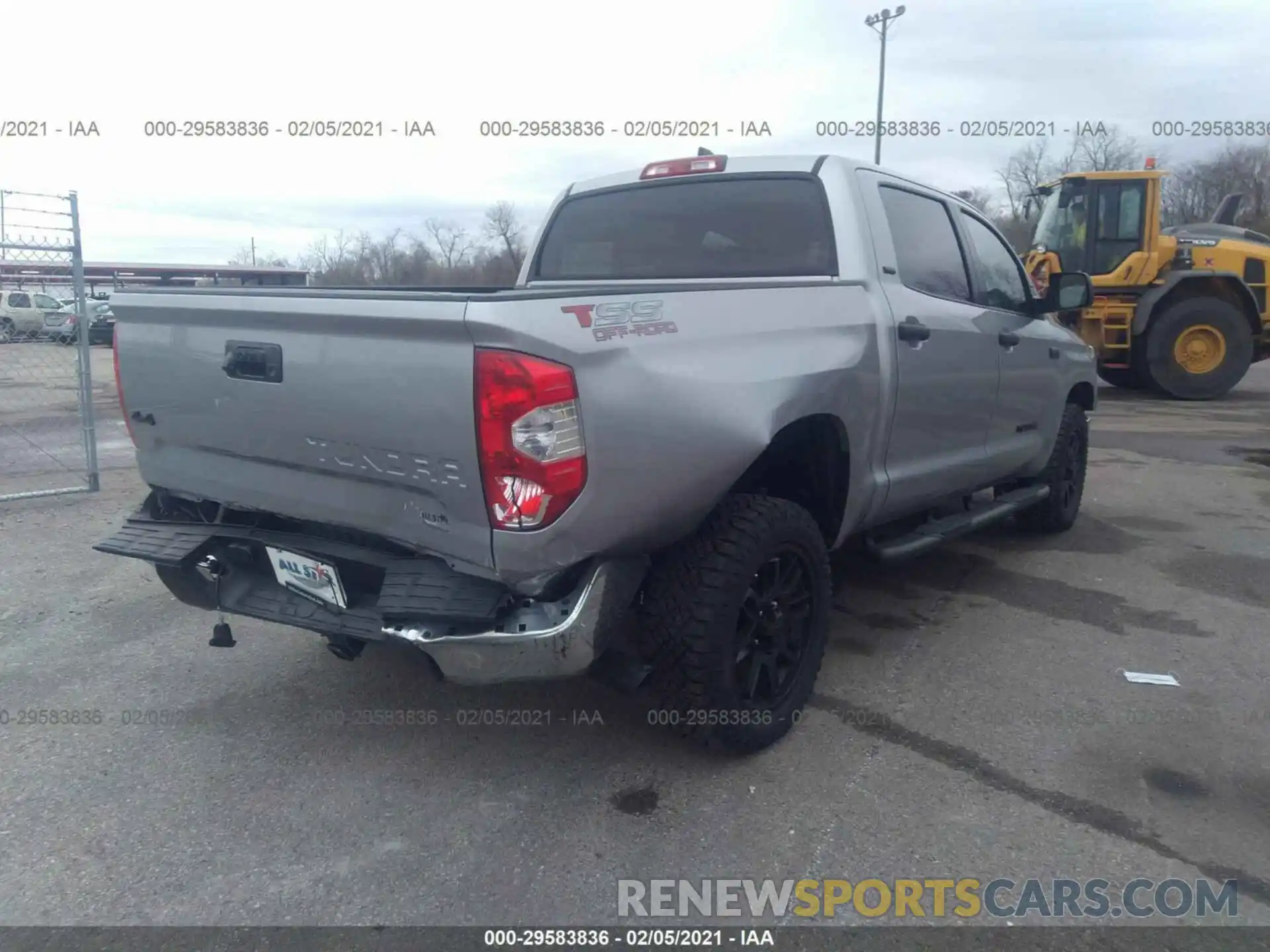 4 Photograph of a damaged car 5TFDY5F15MX964663 TOYOTA TUNDRA 4WD 2021