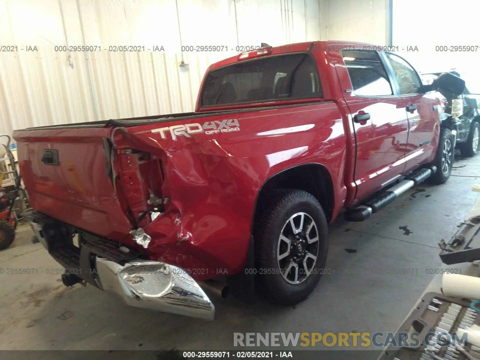 4 Photograph of a damaged car 5TFDY5F16MX981276 TOYOTA TUNDRA 4WD 2021