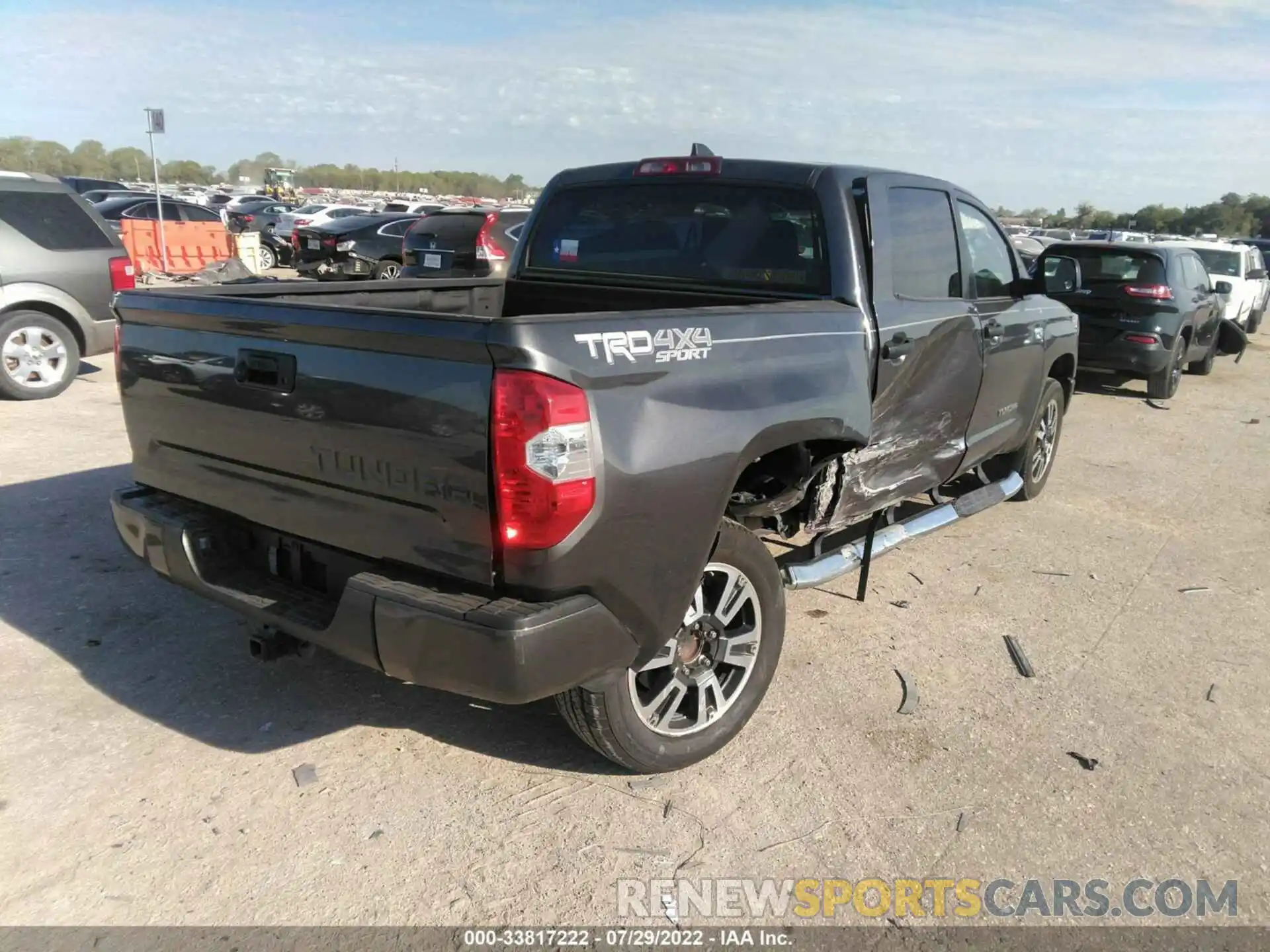 4 Photograph of a damaged car 5TFDY5F17MX973333 TOYOTA TUNDRA 4WD 2021