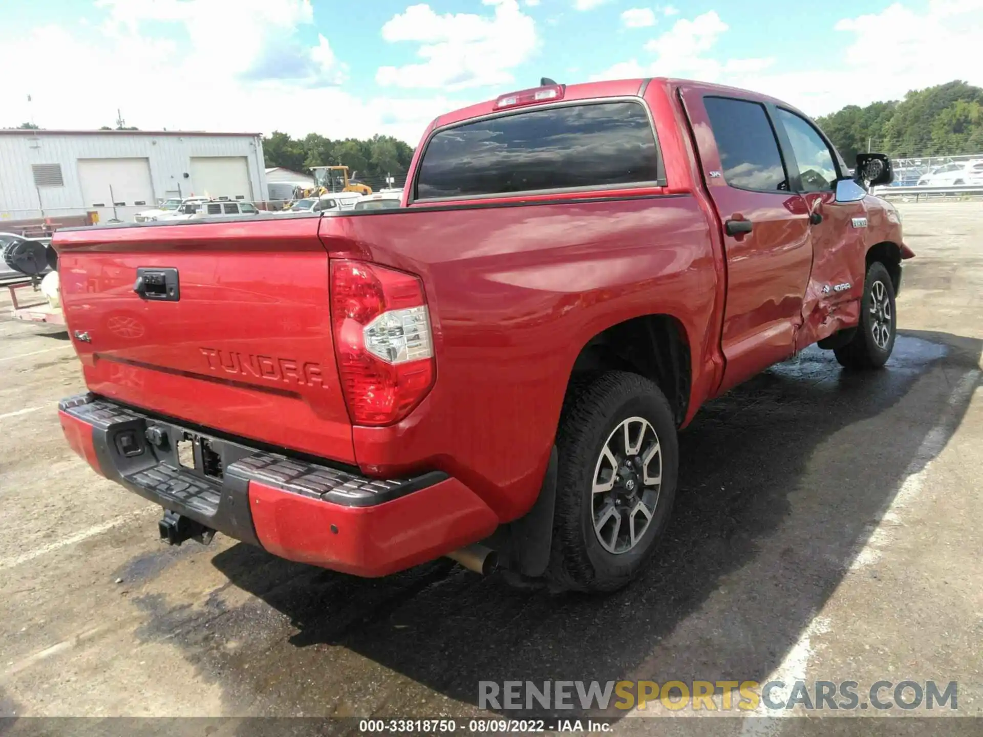 4 Photograph of a damaged car 5TFDY5F17MX996787 TOYOTA TUNDRA 4WD 2021