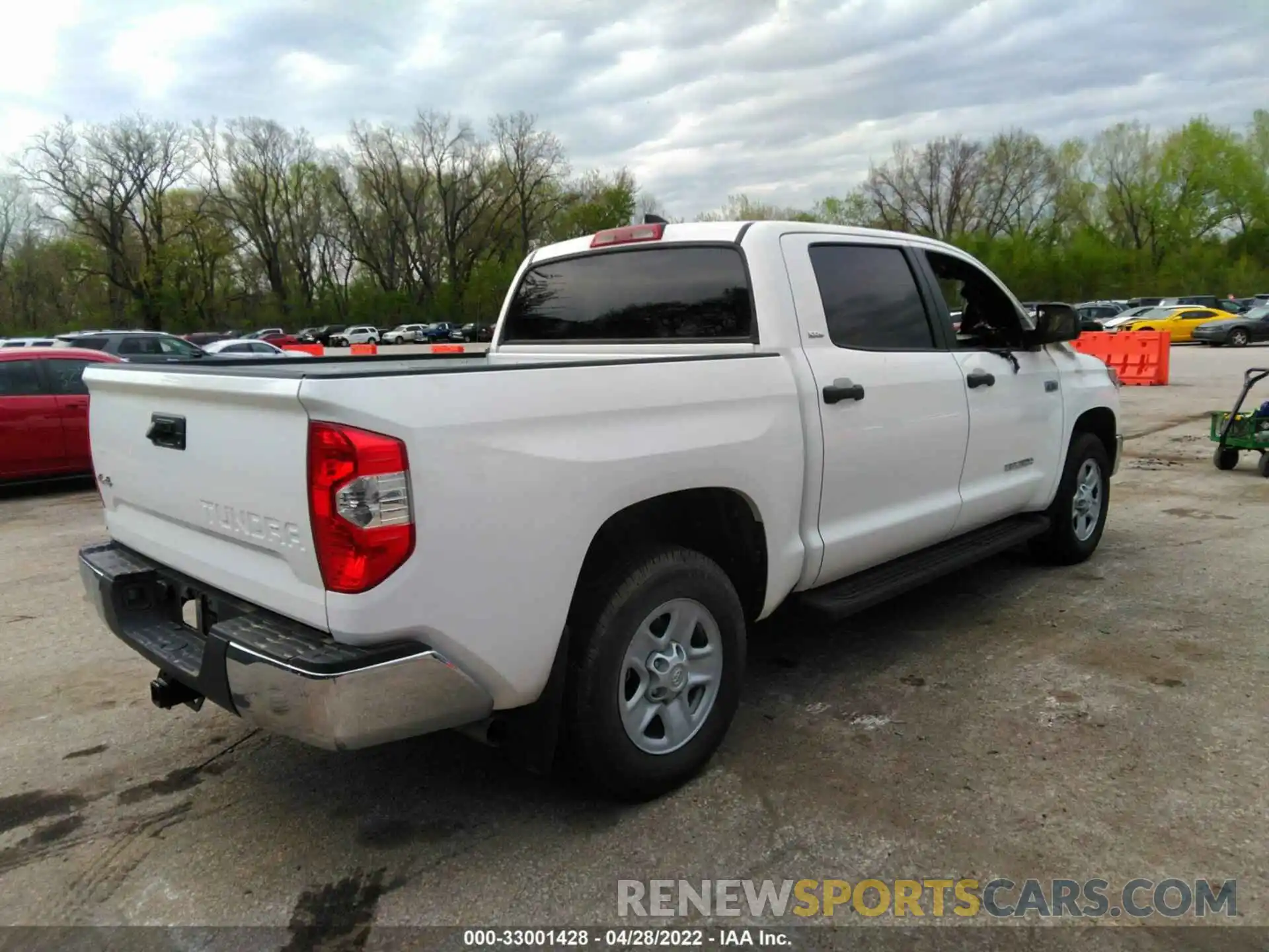 4 Photograph of a damaged car 5TFDY5F18MX013082 TOYOTA TUNDRA 4WD 2021