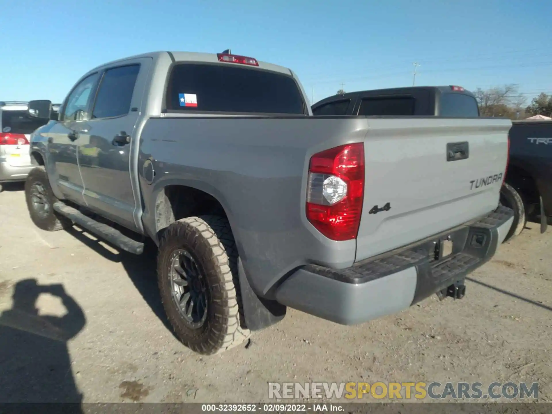 3 Photograph of a damaged car 5TFDY5F19MX959465 TOYOTA TUNDRA 4WD 2021