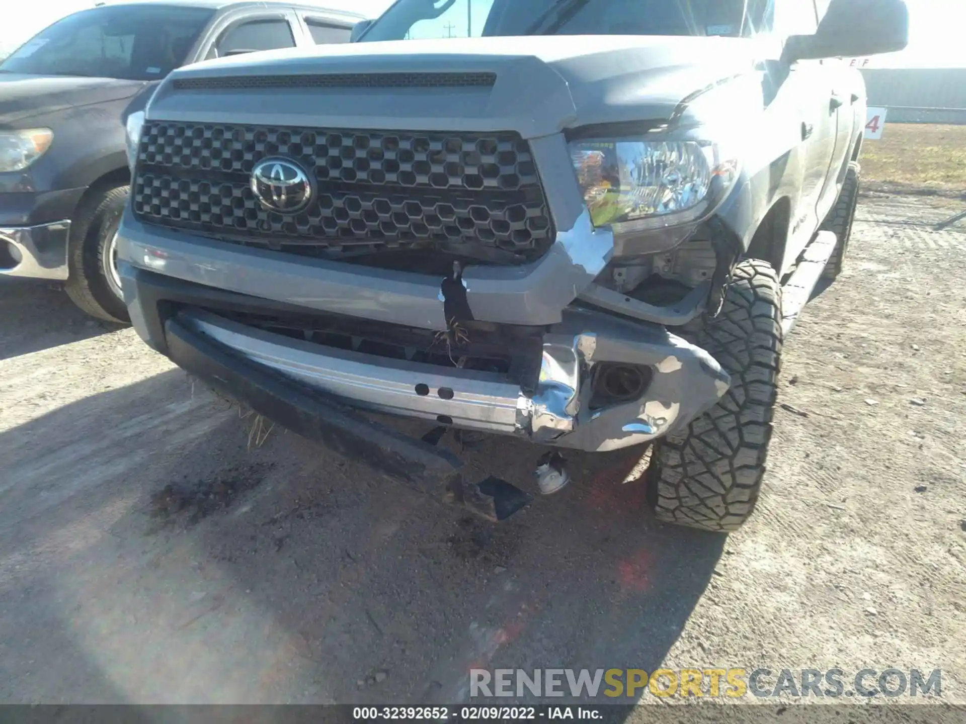 6 Photograph of a damaged car 5TFDY5F19MX959465 TOYOTA TUNDRA 4WD 2021