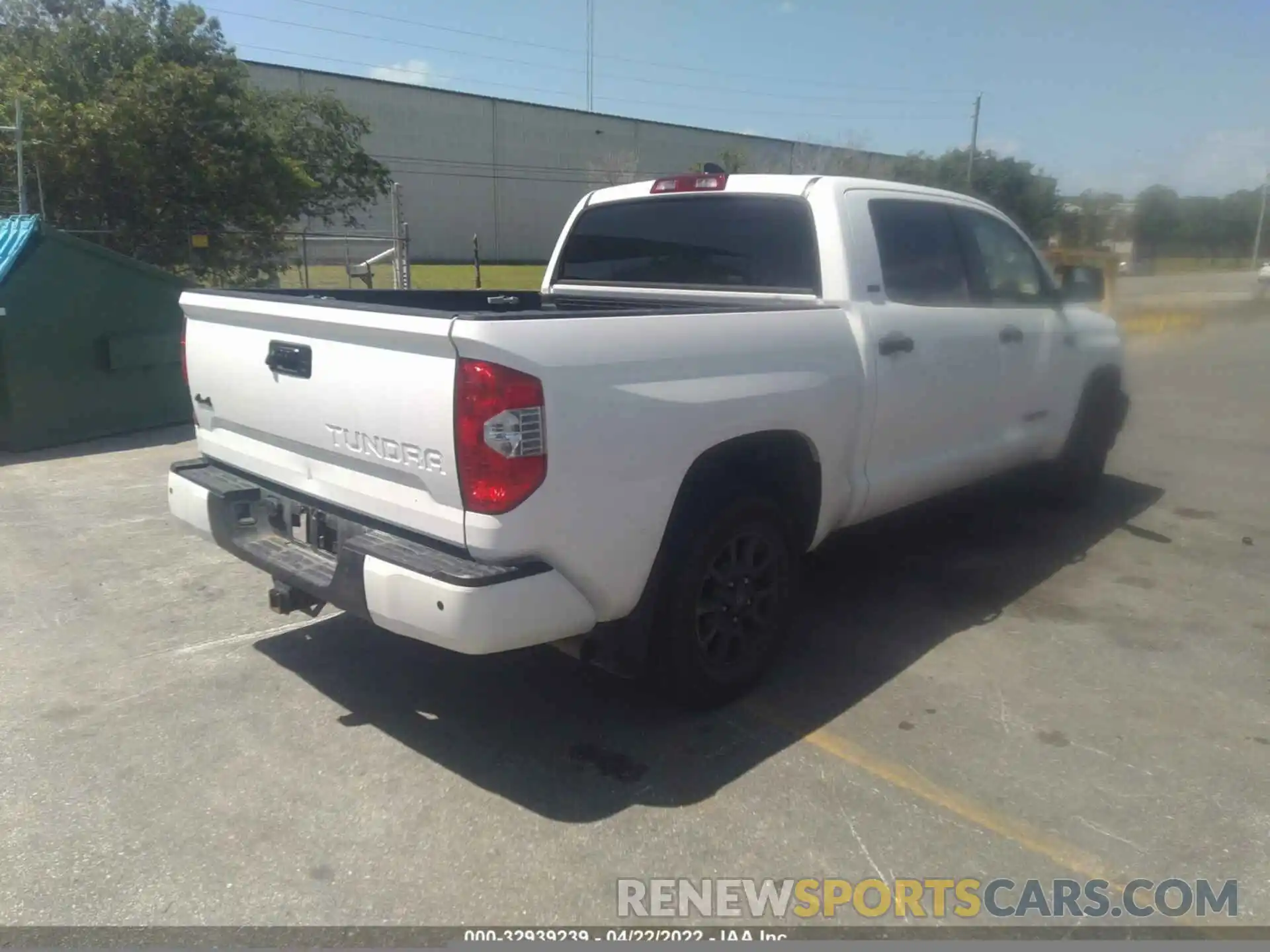 4 Photograph of a damaged car 5TFDY5F19MX986942 TOYOTA TUNDRA 4WD 2021