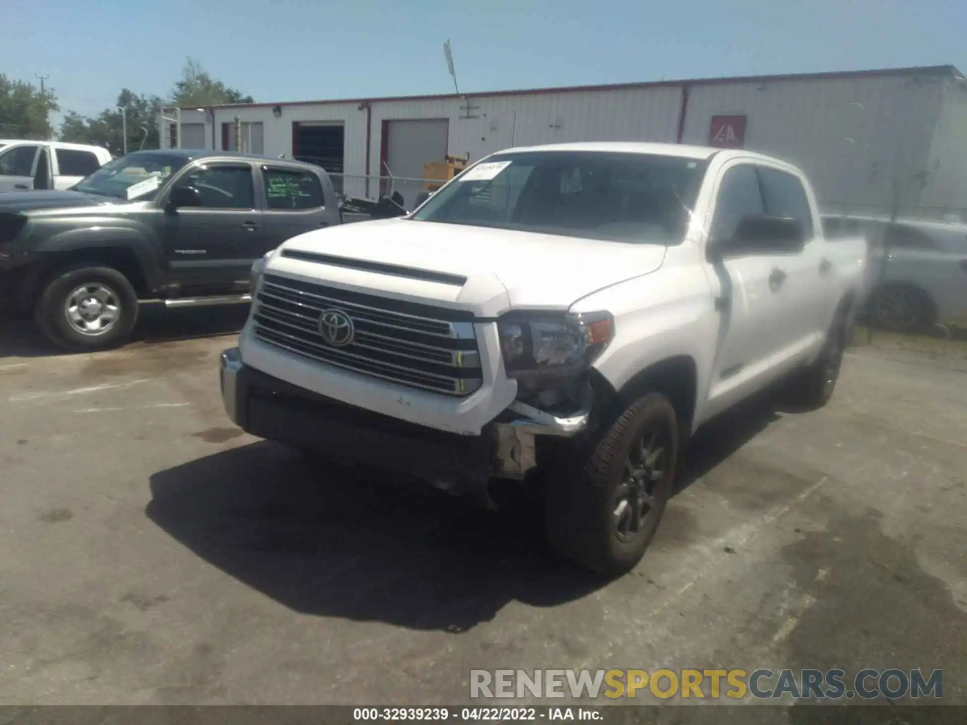 6 Photograph of a damaged car 5TFDY5F19MX986942 TOYOTA TUNDRA 4WD 2021