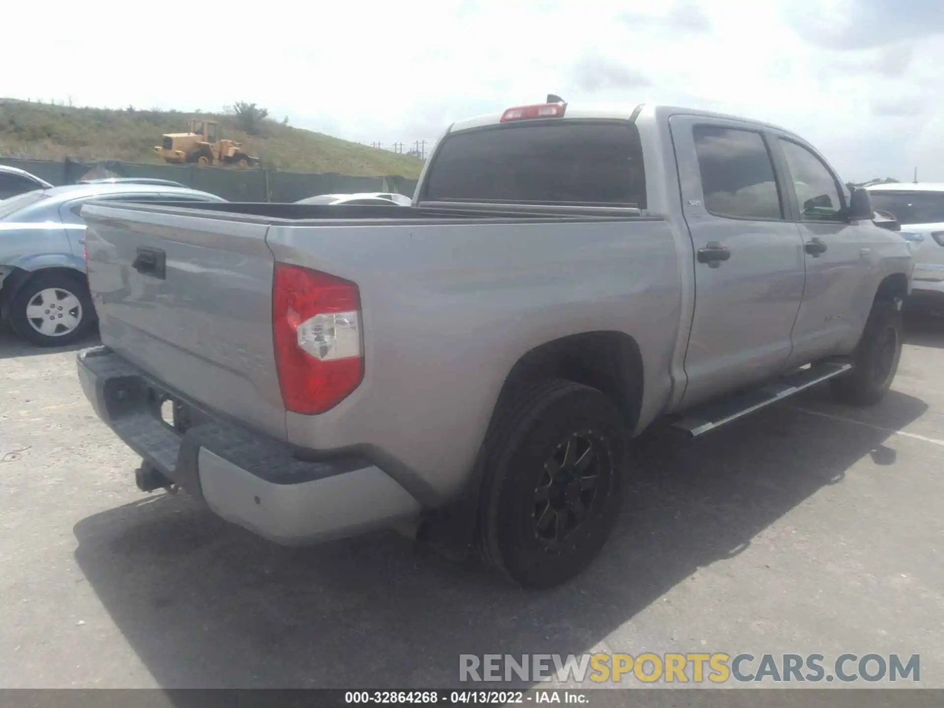 4 Photograph of a damaged car 5TFDY5F1XMX013066 TOYOTA TUNDRA 4WD 2021