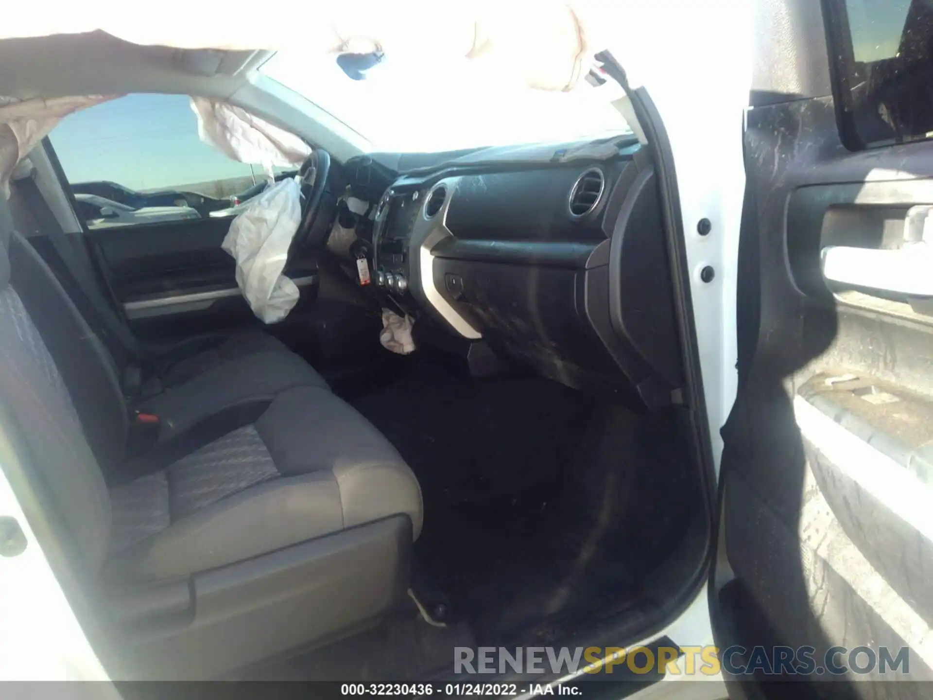 5 Photograph of a damaged car 5TFDY5F1XMX989669 TOYOTA TUNDRA 4WD 2021