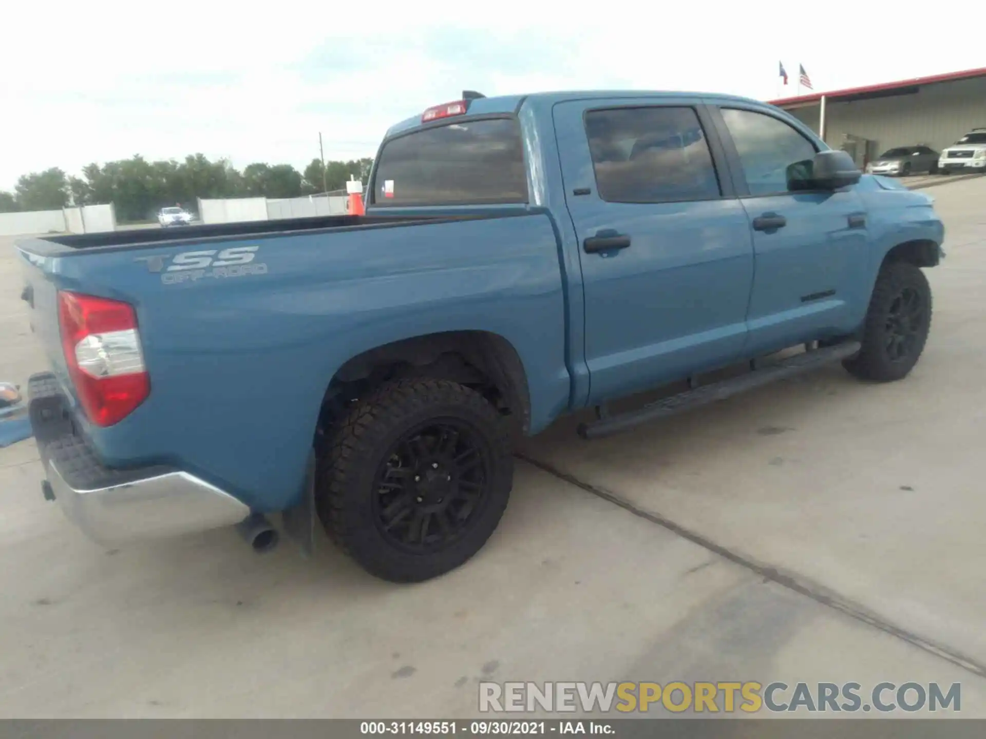 4 Photograph of a damaged car 5TFDY5F1XMX990952 TOYOTA TUNDRA 4WD 2021