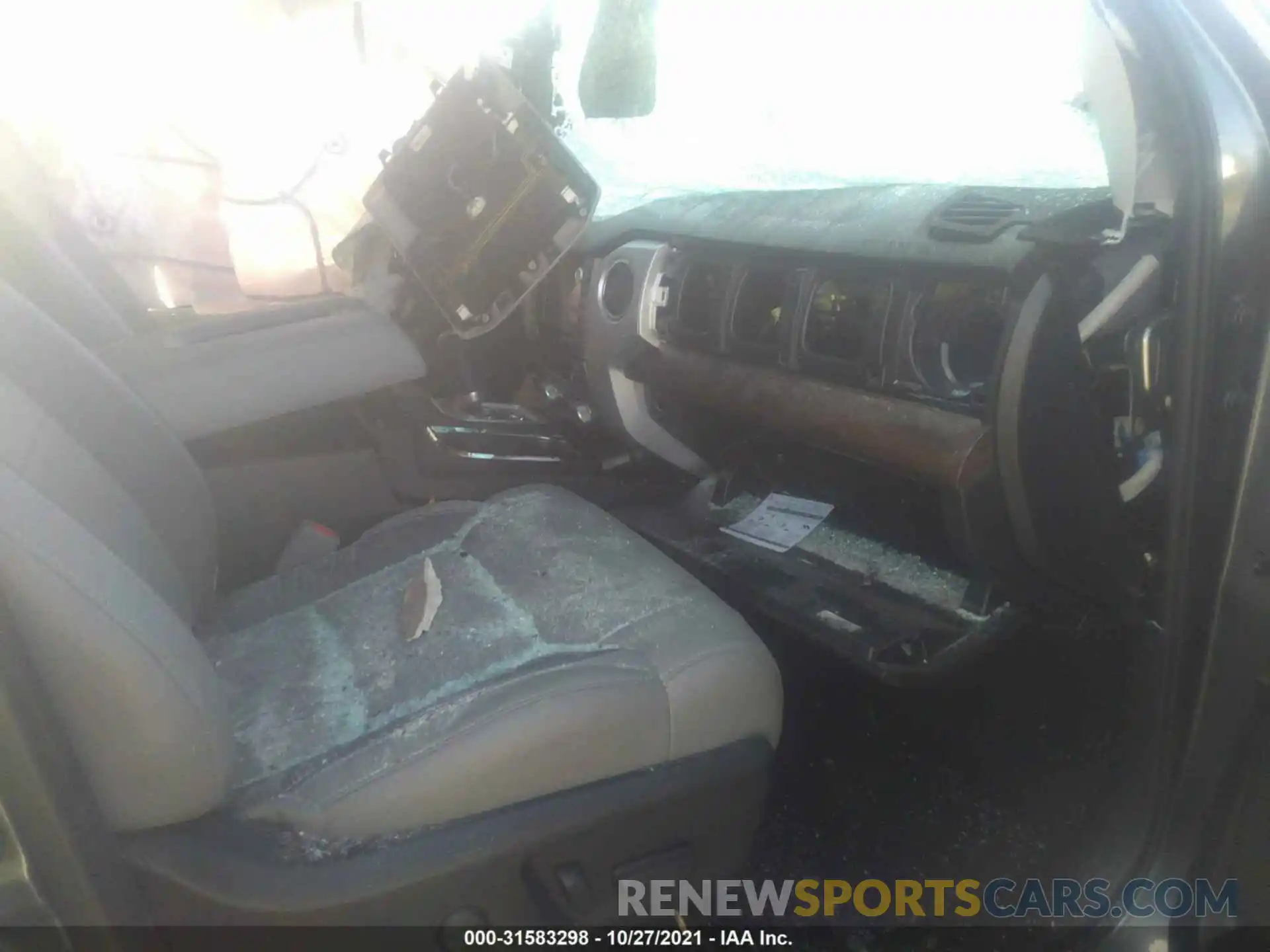 5 Photograph of a damaged car 5TFHY5F11MX016651 TOYOTA TUNDRA 4WD 2021