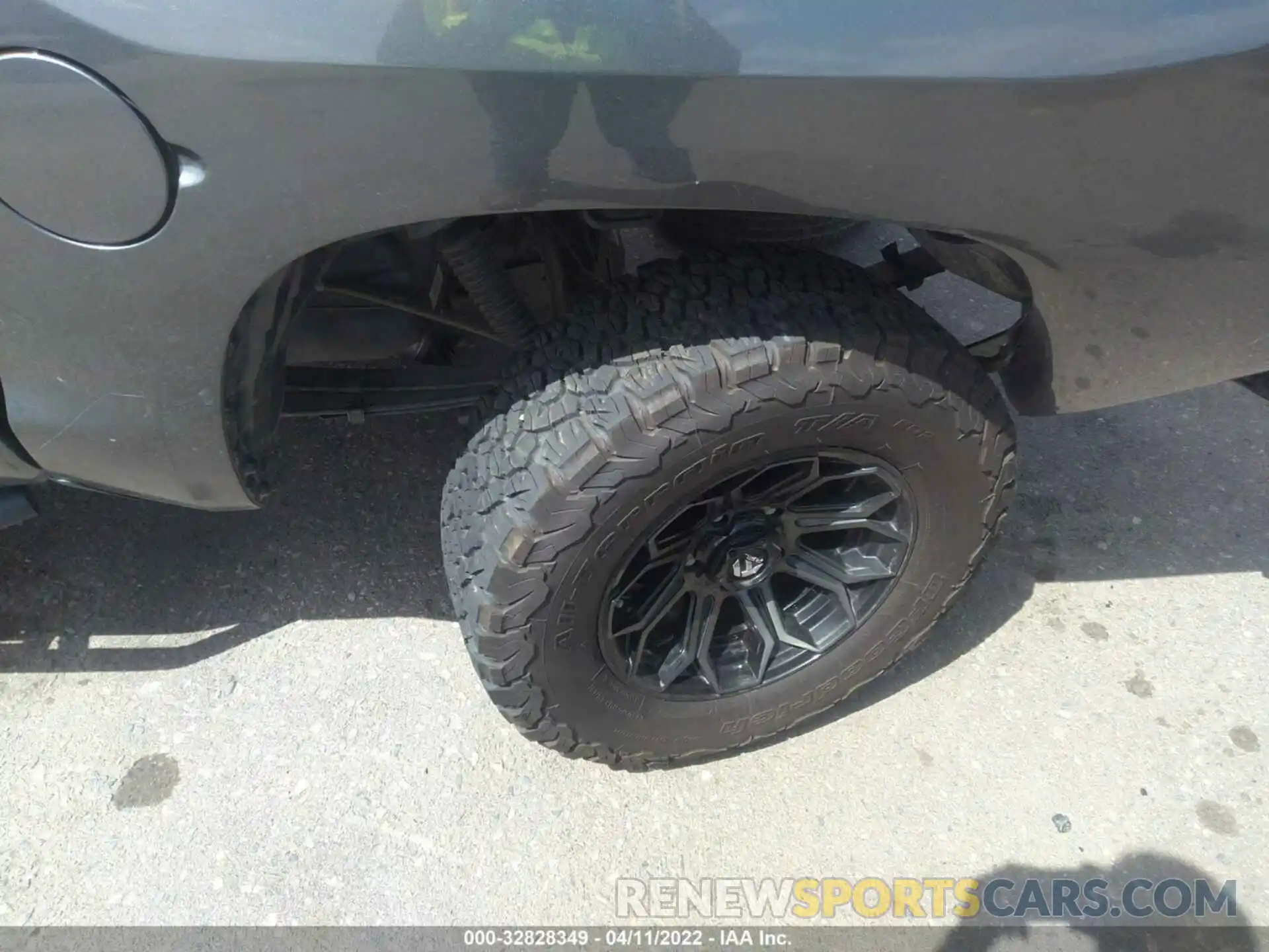 14 Photograph of a damaged car 5TFHY5F15MX970626 TOYOTA TUNDRA 4WD 2021