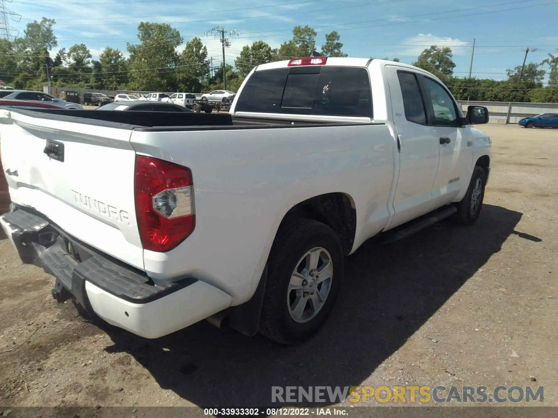 4 Photograph of a damaged car 5TFUY5F15MX988980 TOYOTA TUNDRA 4WD 2021