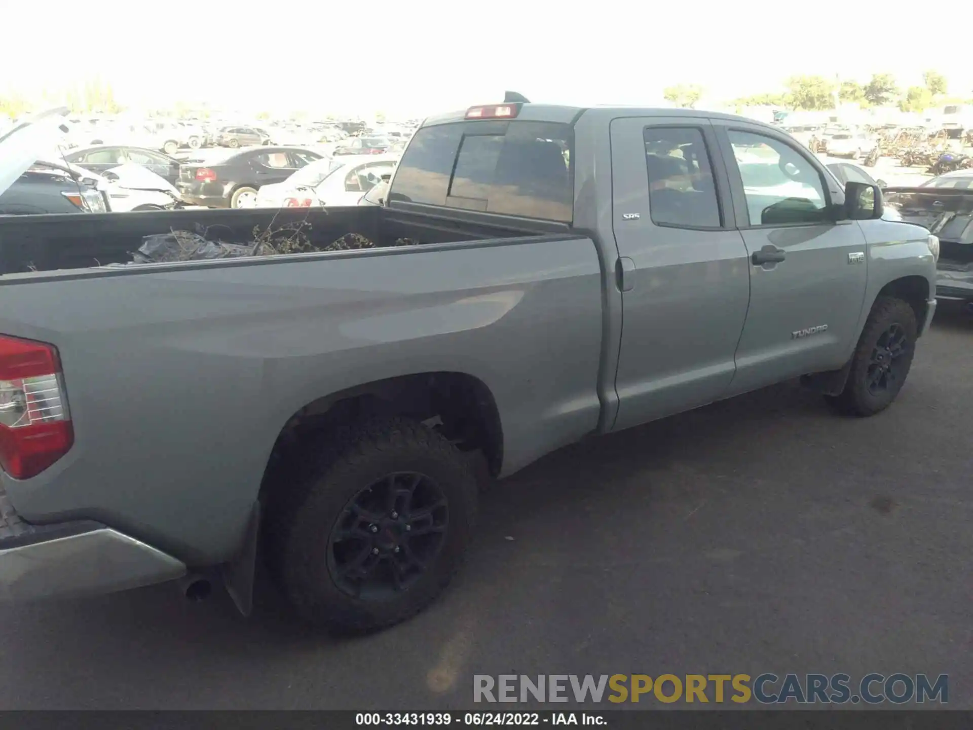 4 Photograph of a damaged car 5TFUY5F18MX028343 TOYOTA TUNDRA 4WD 2021