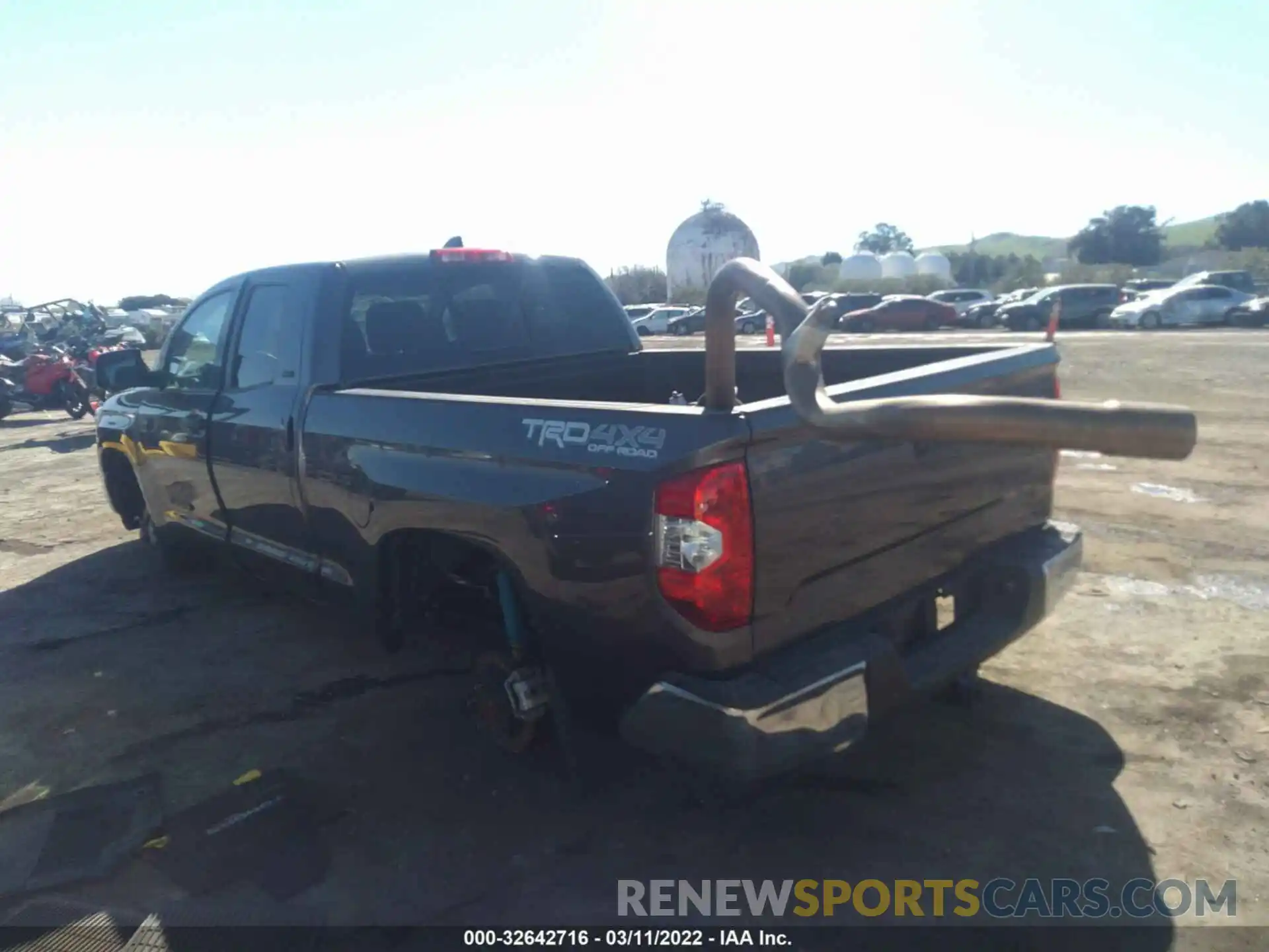 3 Photograph of a damaged car 5TFUY5F1XMX994113 TOYOTA TUNDRA 4WD 2021