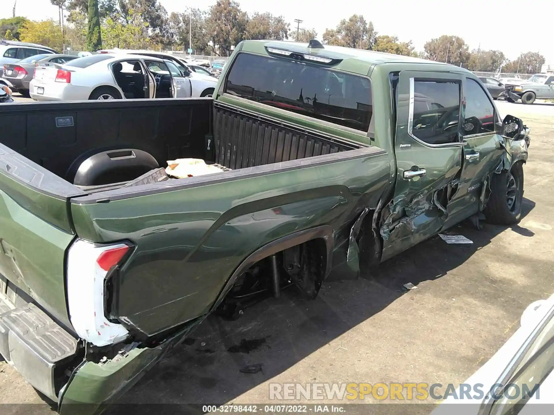 6 Photograph of a damaged car 5TFJA5EC5NX002441 TOYOTA TUNDRA 4WD 2022