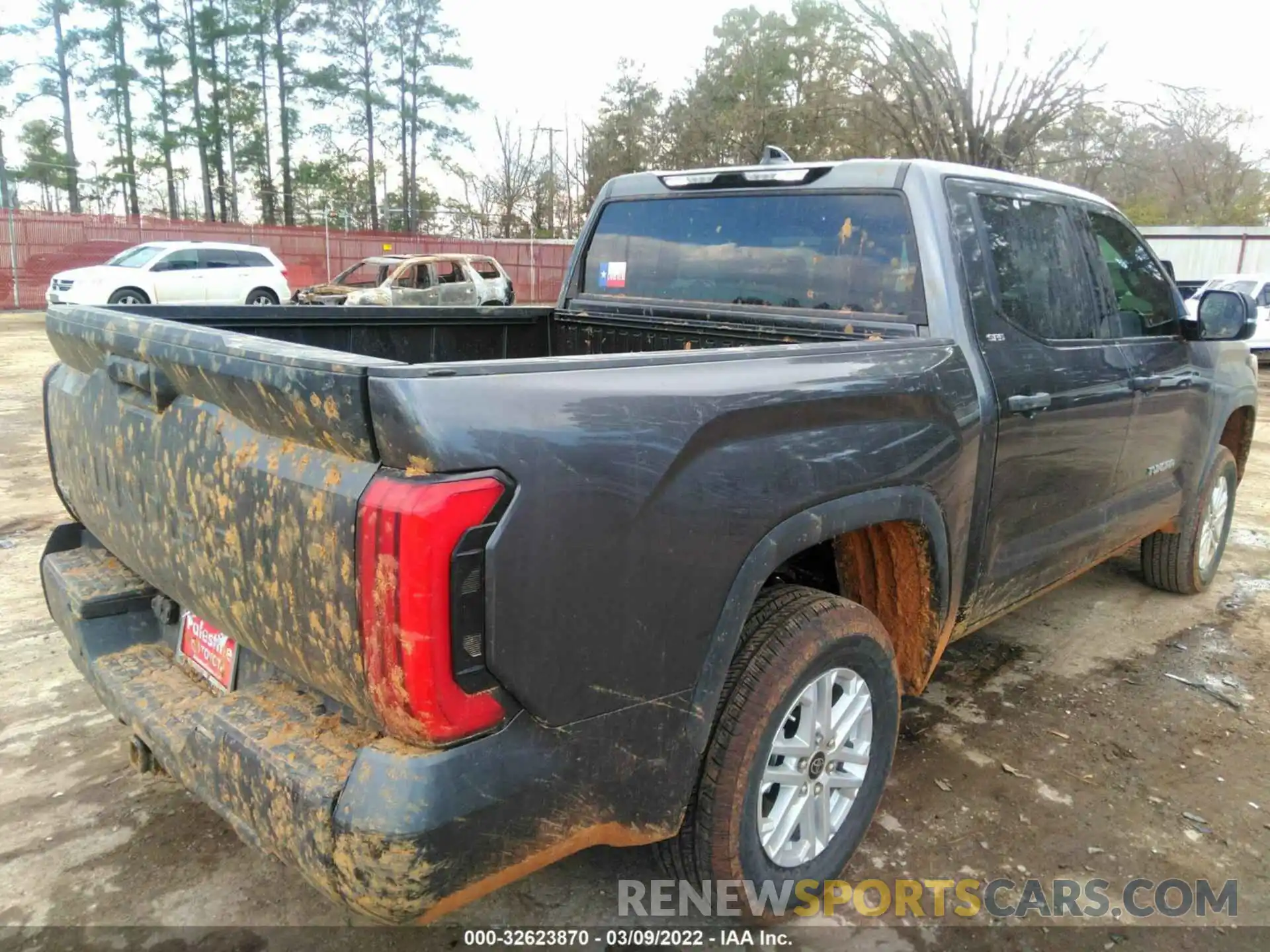 4 Photograph of a damaged car 5TFLA5DB1NX003099 TOYOTA TUNDRA 4WD 2022