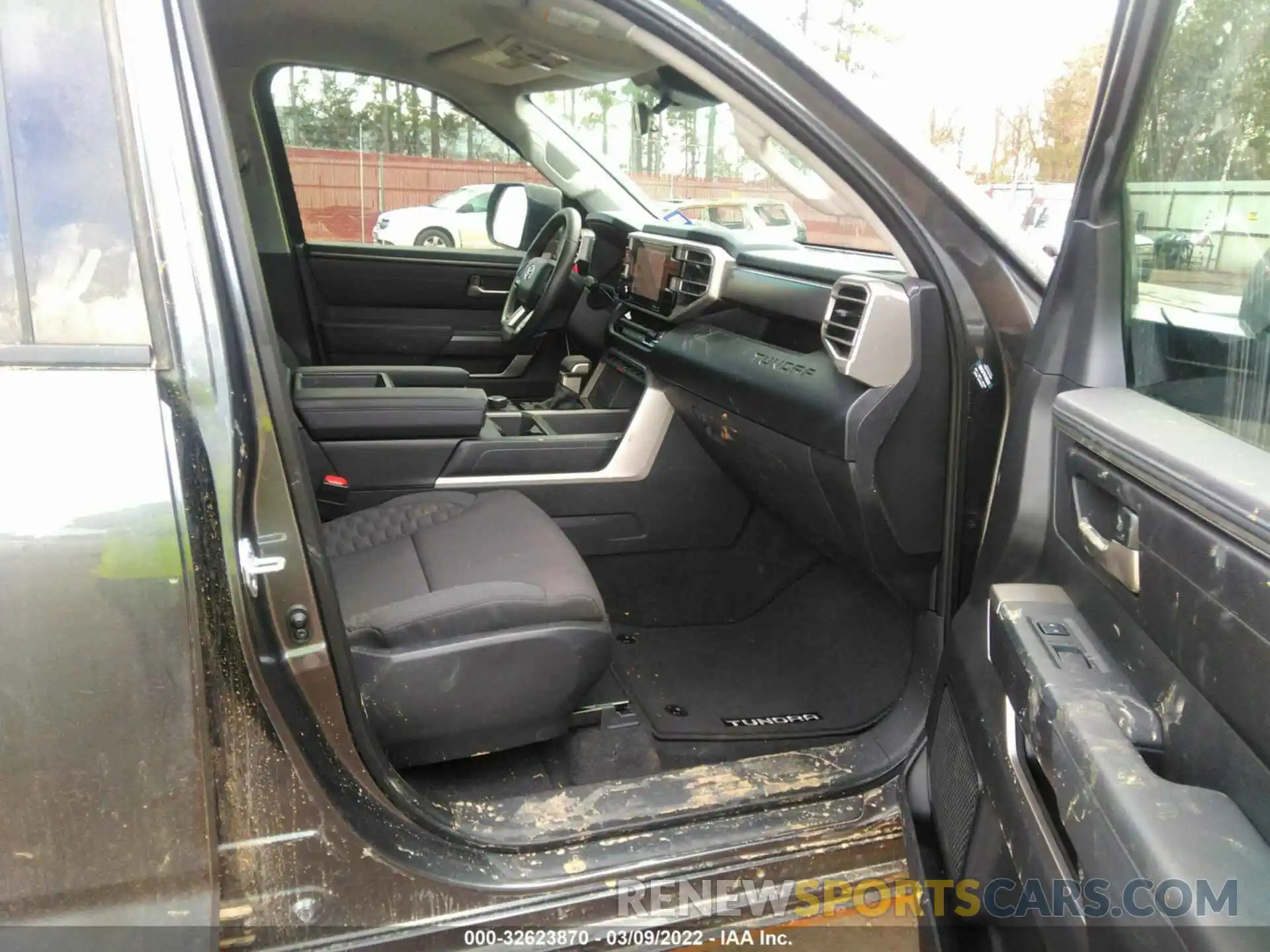 5 Photograph of a damaged car 5TFLA5DB1NX003099 TOYOTA TUNDRA 4WD 2022