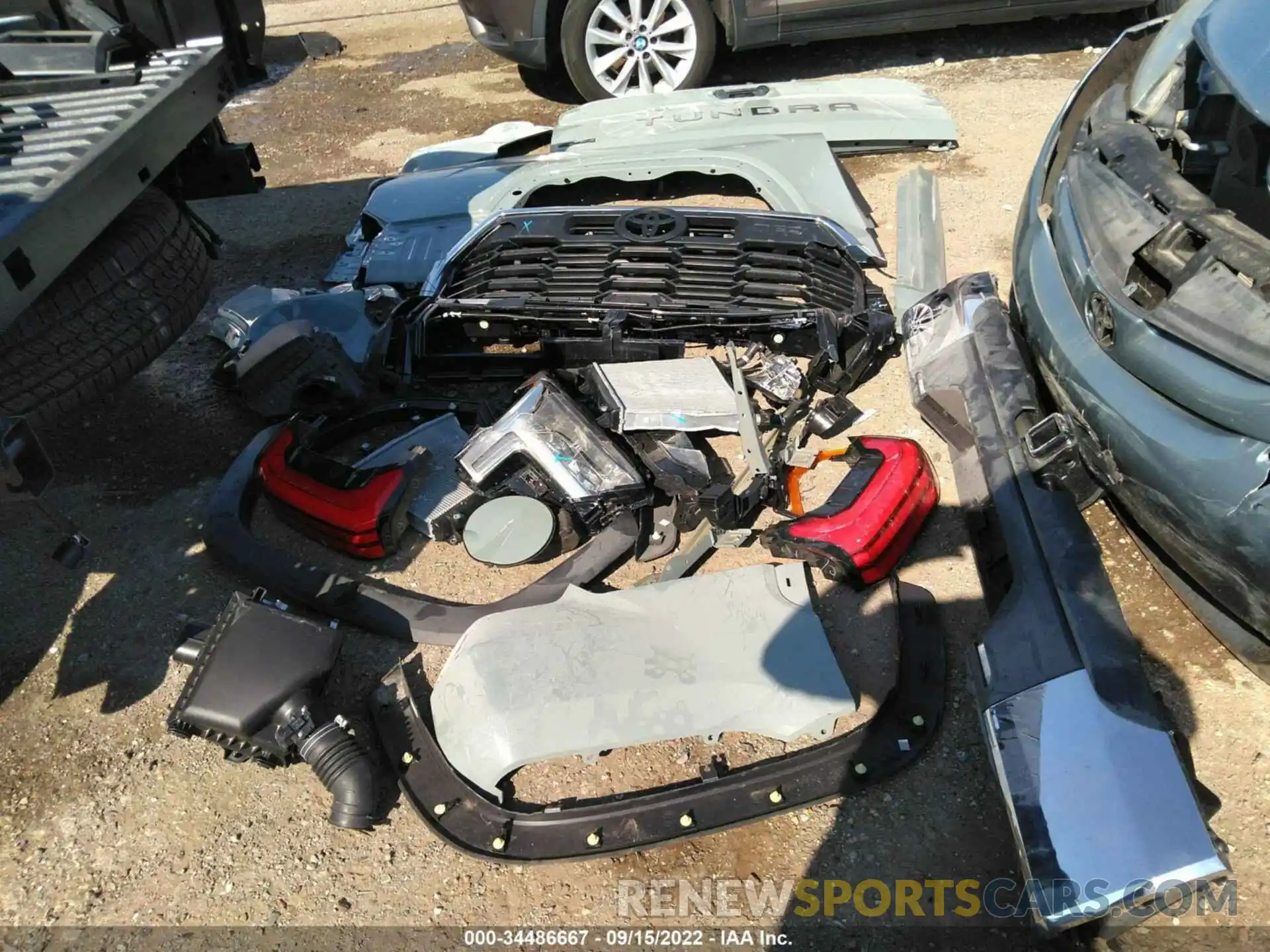 10 Photograph of a damaged car 5TFLA5DB5NX025770 TOYOTA TUNDRA 4WD 2022