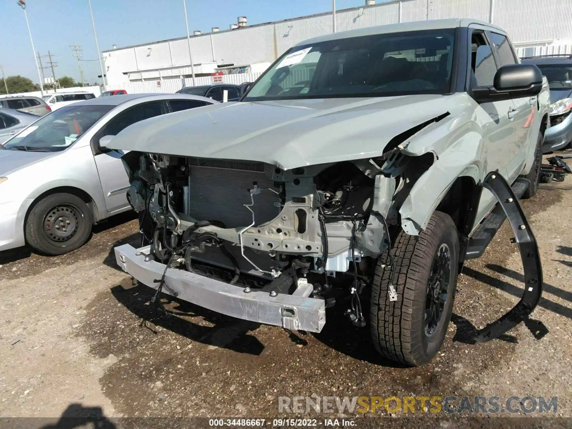 5 Photograph of a damaged car 5TFLA5DB5NX025770 TOYOTA TUNDRA 4WD 2022