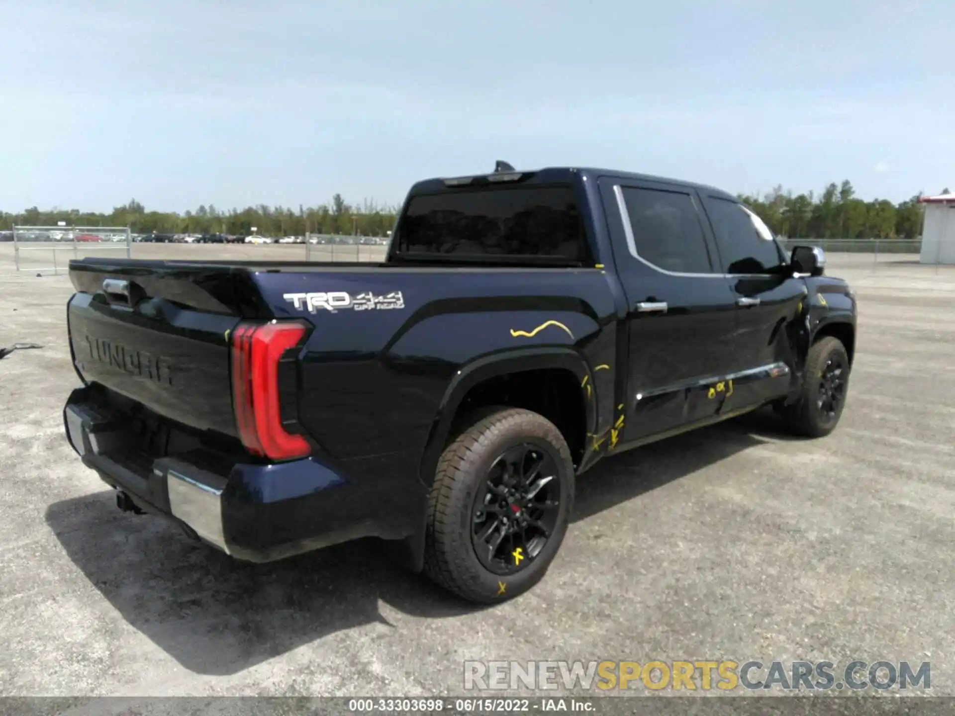 4 Photograph of a damaged car 5TFMA5DB2NX026041 TOYOTA TUNDRA 4WD 2022