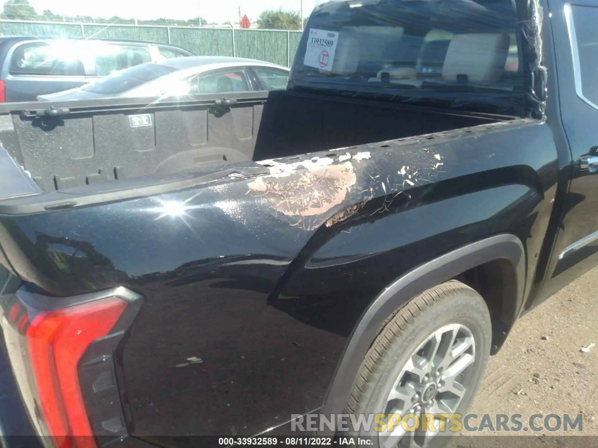 6 Photograph of a damaged car 5TFMA5DB8NX016145 TOYOTA TUNDRA 4WD 2022