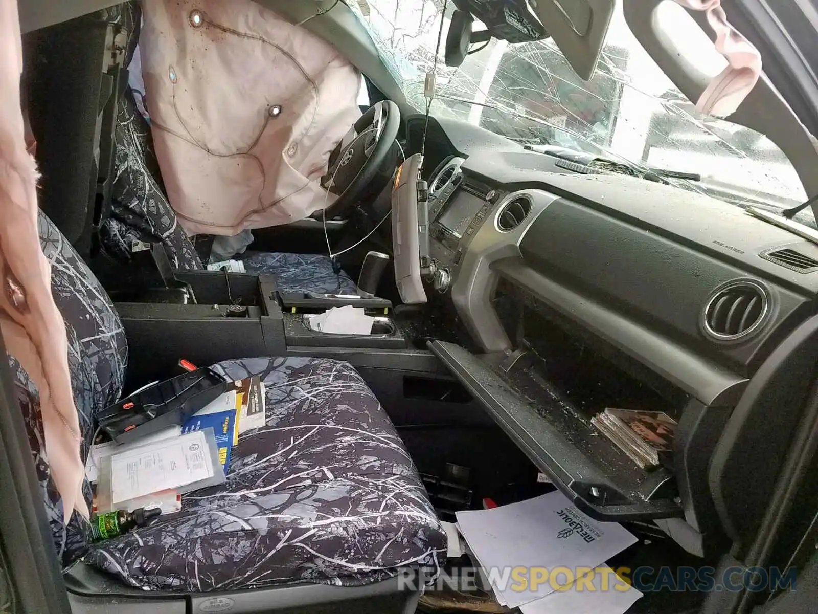 5 Photograph of a damaged car 5TEDH5515KX816077 TOYOTA TUNDRA CRE 2019