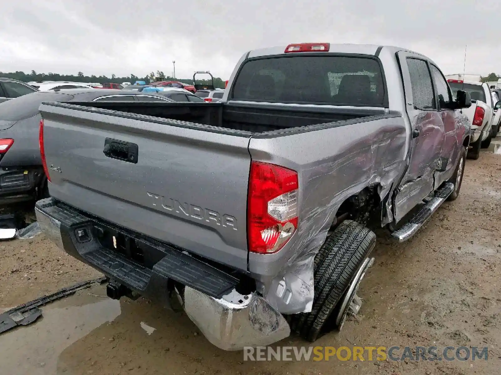 4 Photograph of a damaged car 5TFDW5F12KX822581 TOYOTA TUNDRA CRE 2019