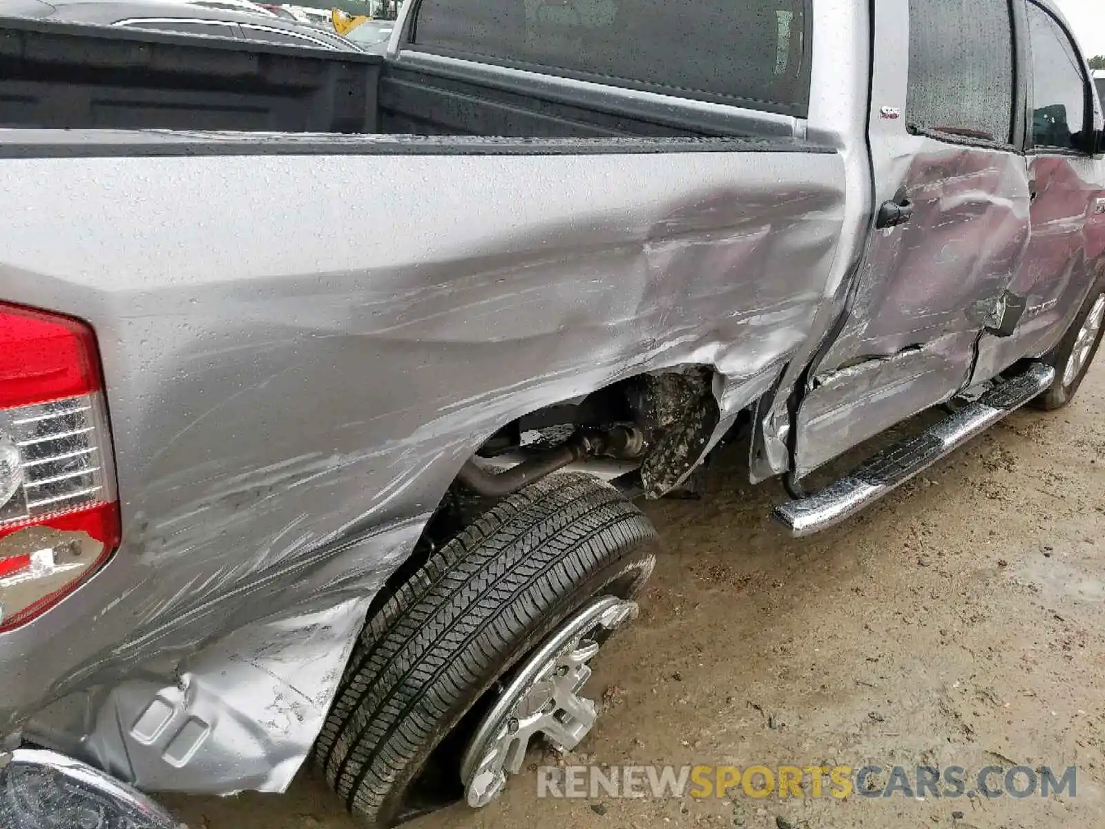 9 Photograph of a damaged car 5TFDW5F12KX822581 TOYOTA TUNDRA CRE 2019