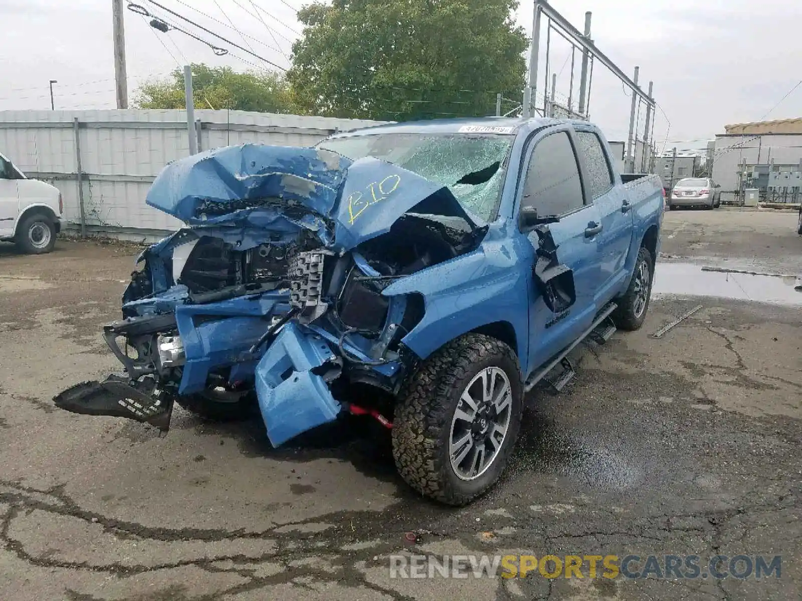 2 Photograph of a damaged car 5TFDW5F14KX828432 TOYOTA TUNDRA CRE 2019