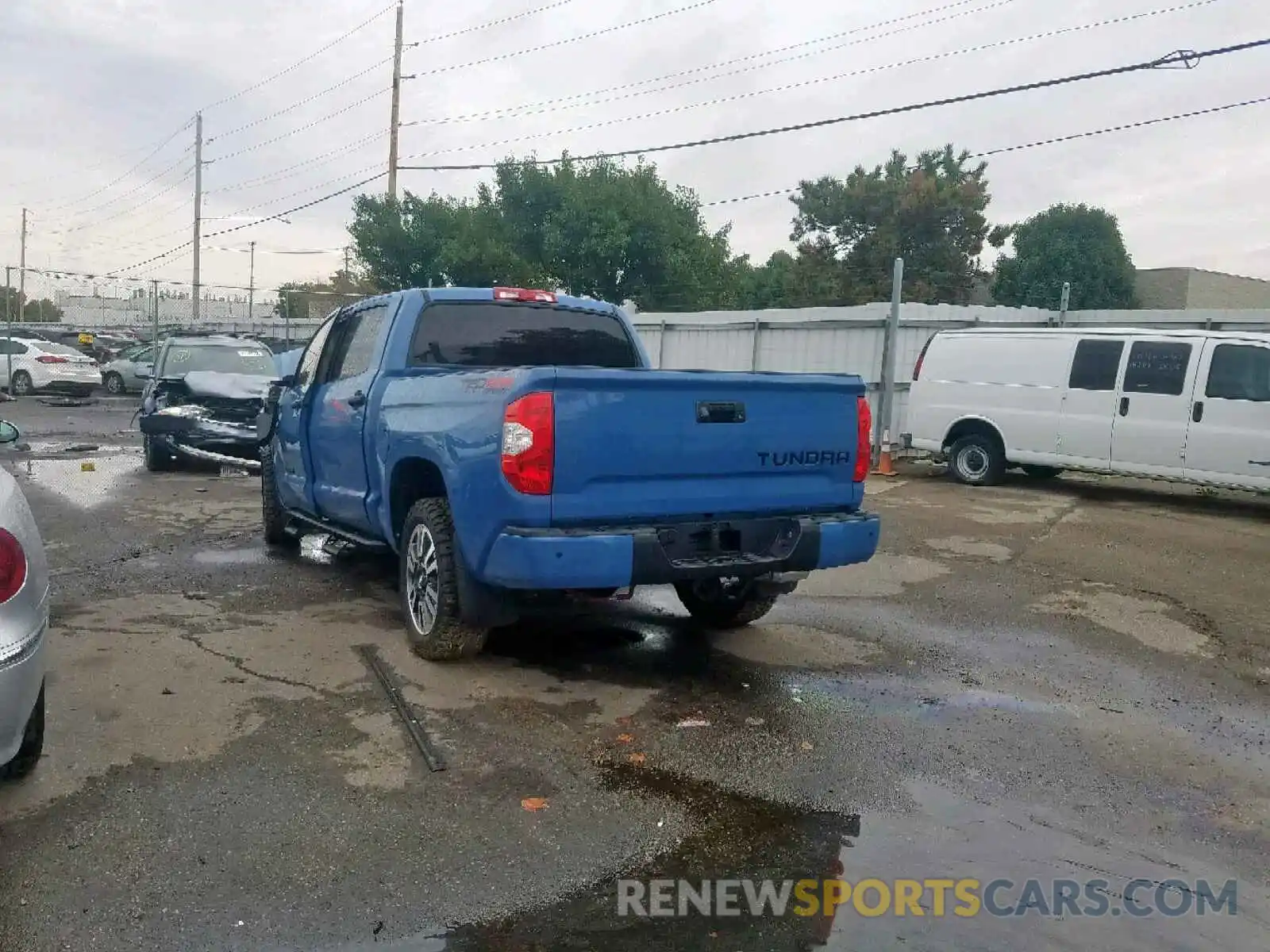 3 Photograph of a damaged car 5TFDW5F14KX828432 TOYOTA TUNDRA CRE 2019