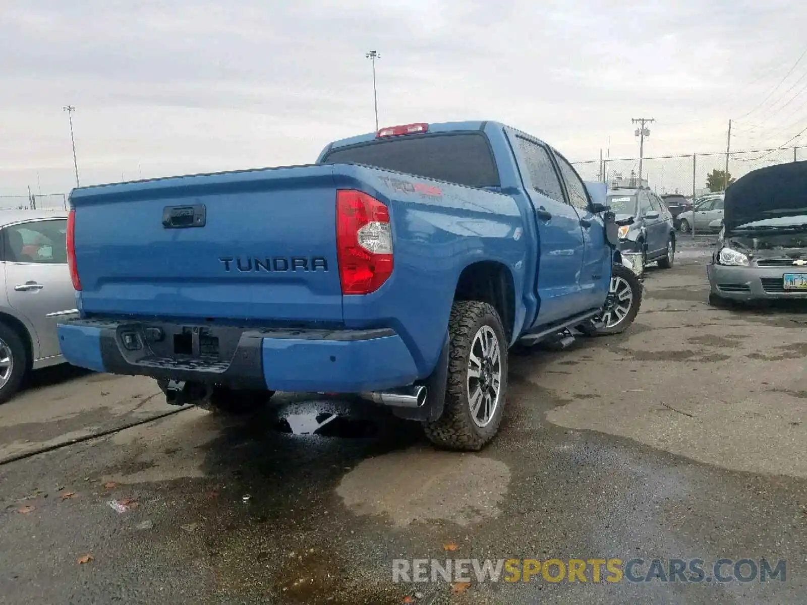 4 Photograph of a damaged car 5TFDW5F14KX828432 TOYOTA TUNDRA CRE 2019