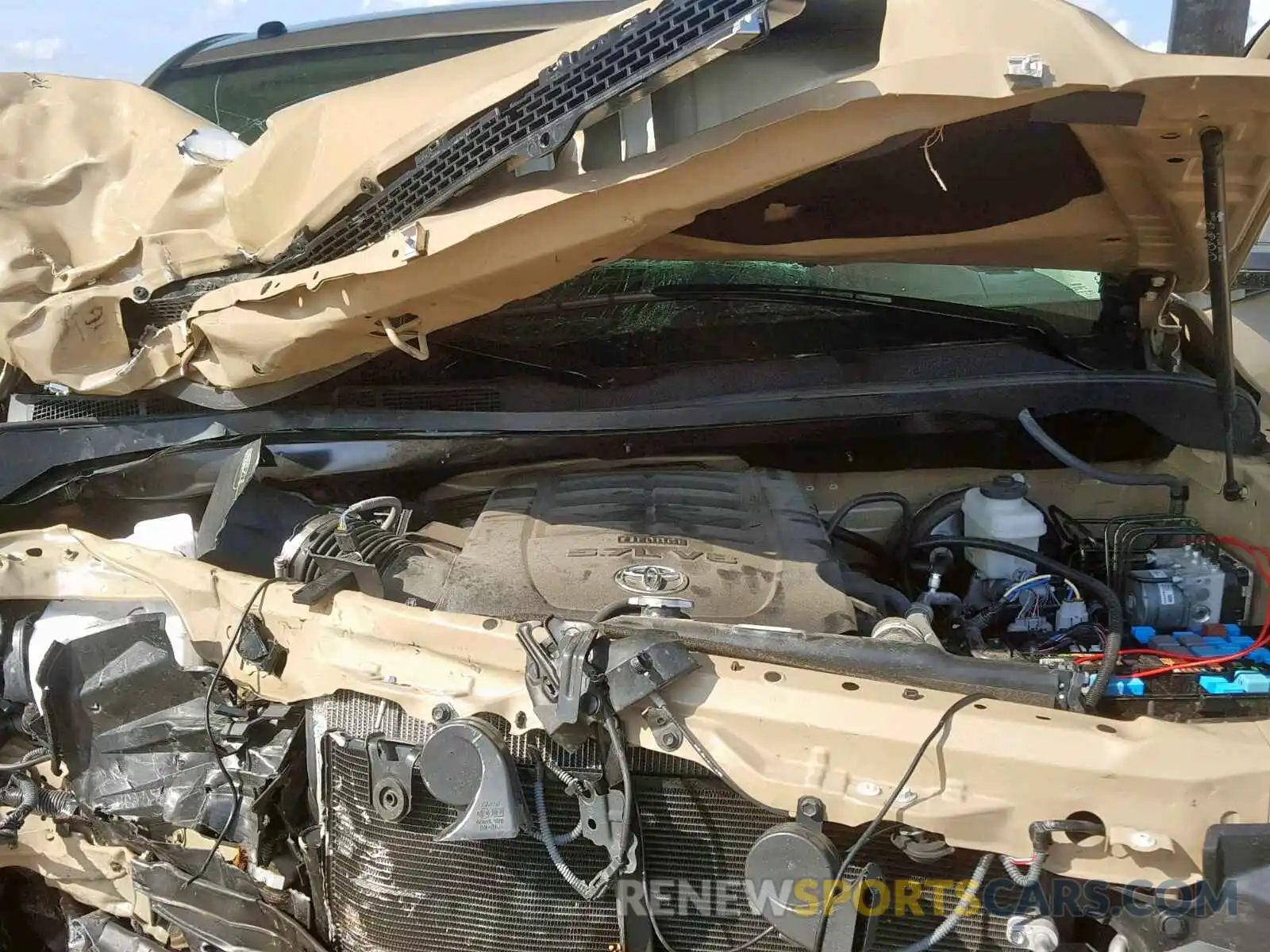 7 Photograph of a damaged car 5TFDW5F15KX787048 TOYOTA TUNDRA CRE 2019