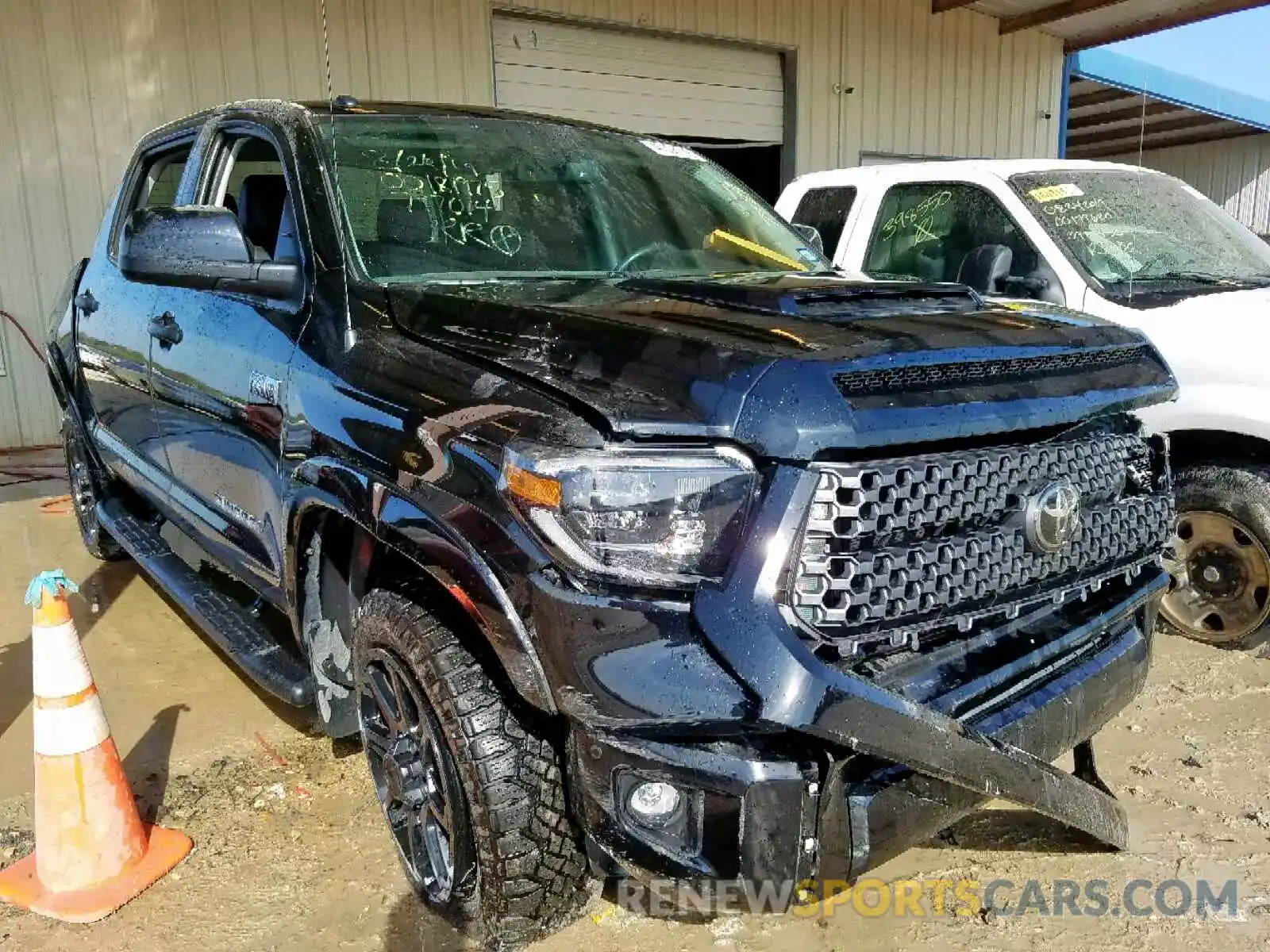 1 Photograph of a damaged car 5TFDW5F15KX797014 TOYOTA TUNDRA CRE 2019