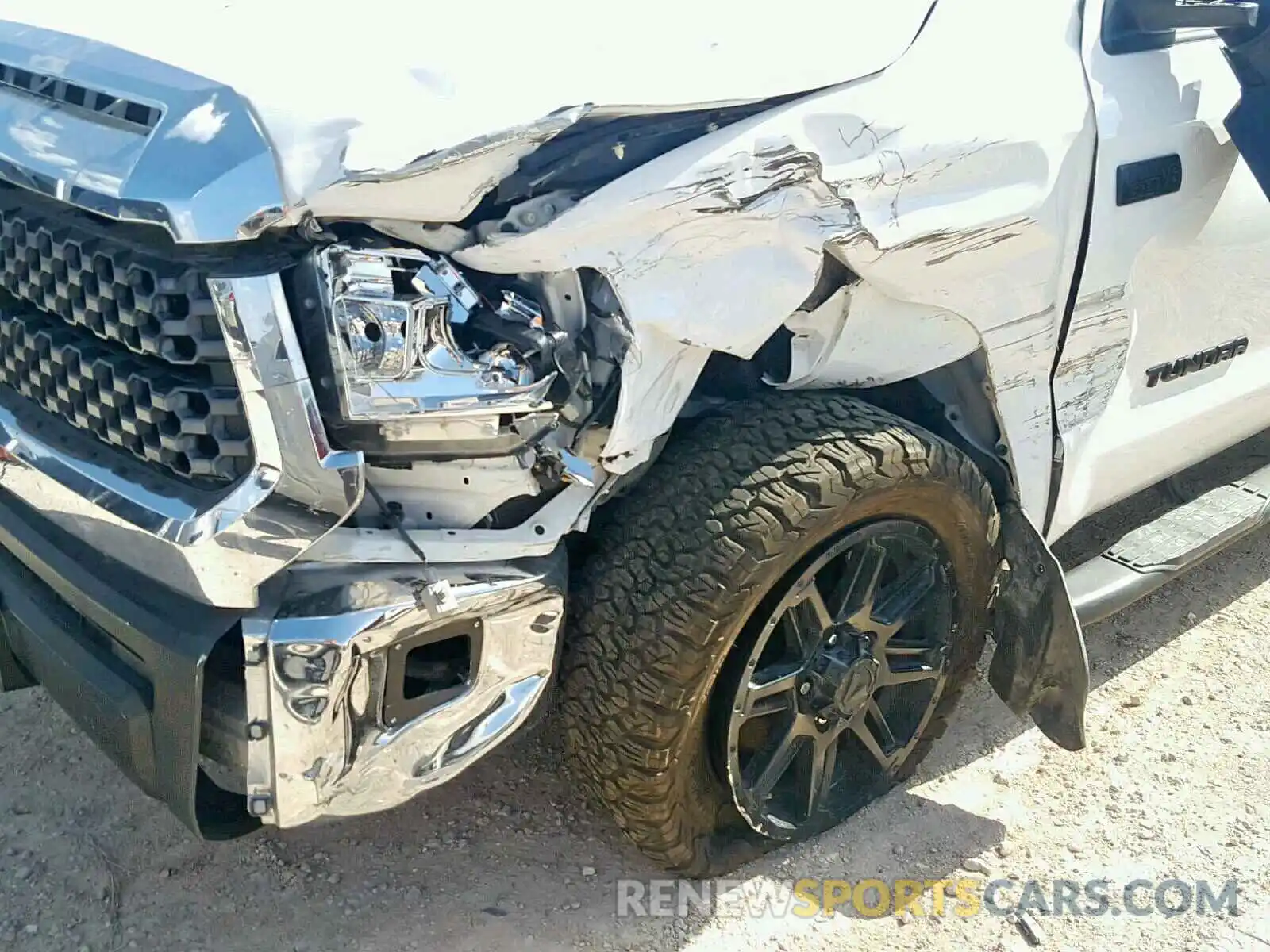 9 Photograph of a damaged car 5TFDW5F18KX783981 TOYOTA TUNDRA CRE 2019