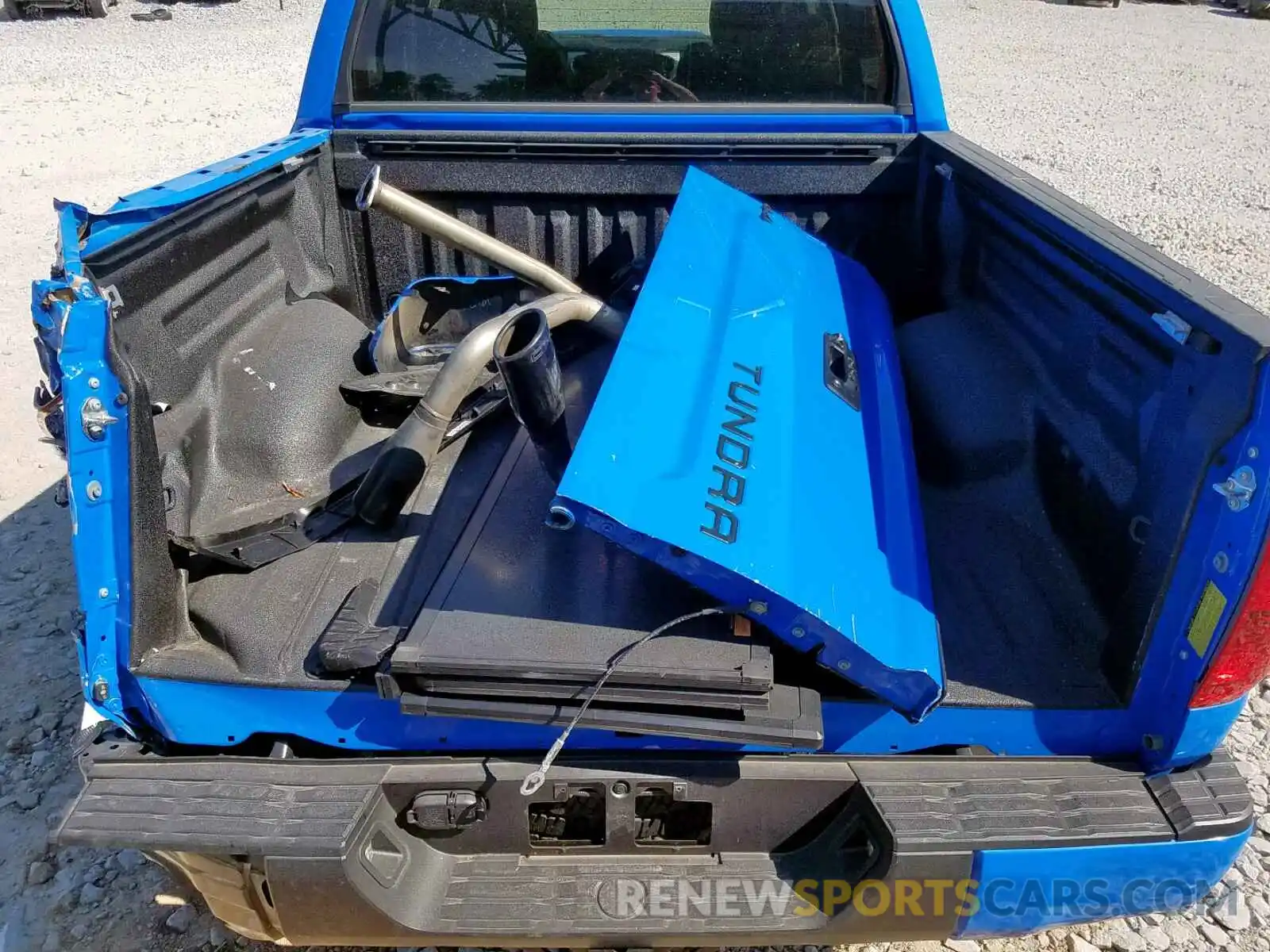 9 Photograph of a damaged car 5TFDY5F10KX797013 TOYOTA TUNDRA CRE 2019