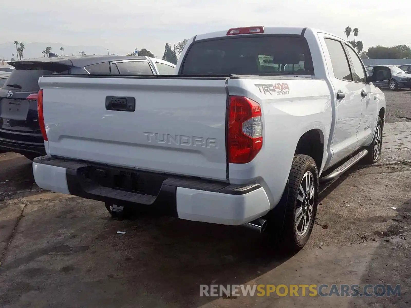 4 Photograph of a damaged car 5TFDY5F13KX822616 TOYOTA TUNDRA CRE 2019