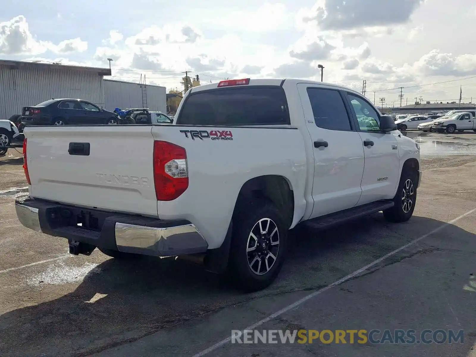 4 Photograph of a damaged car 5TFDY5F13KX827413 TOYOTA TUNDRA CRE 2019