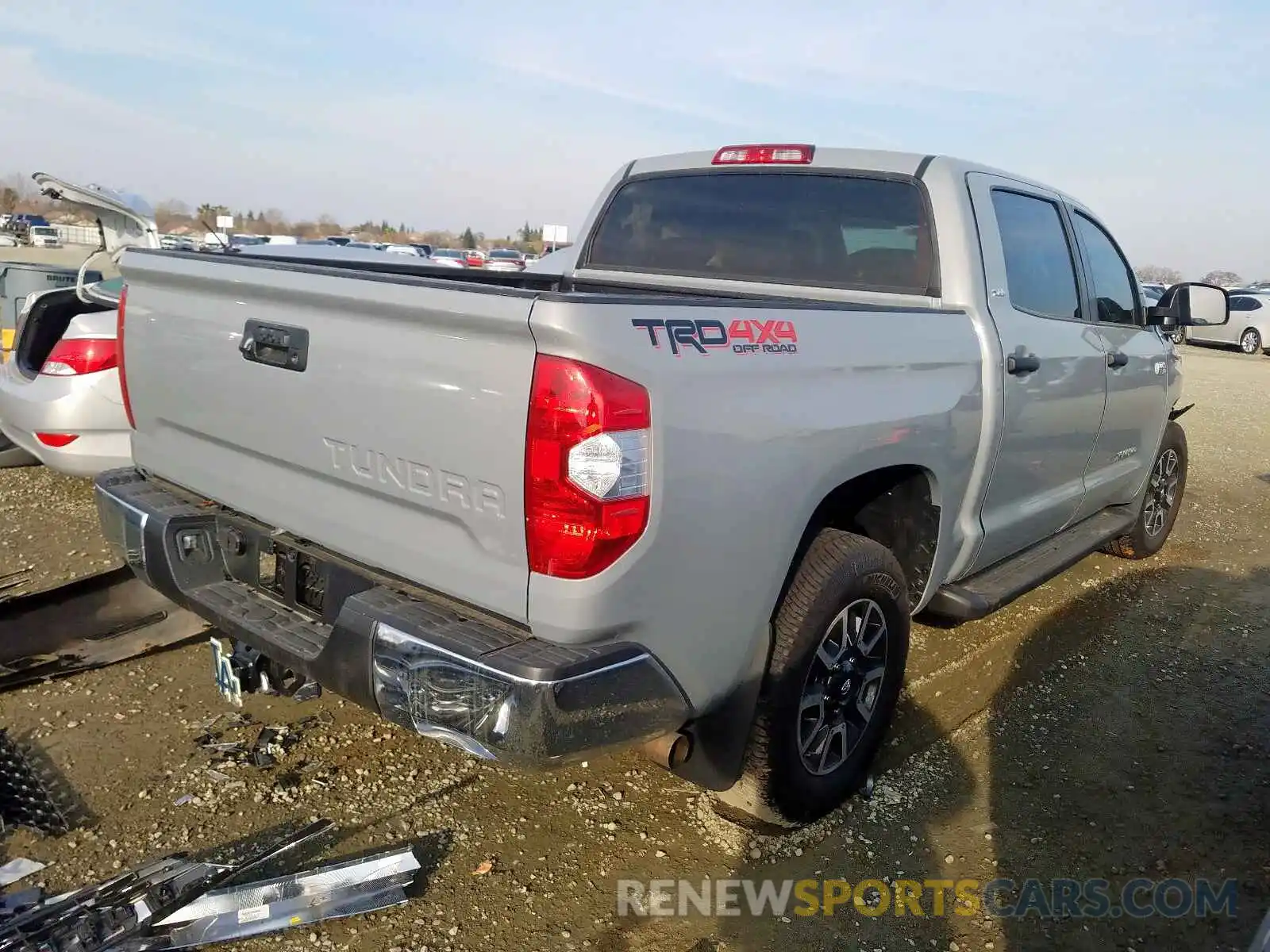 4 Фотография поврежденного автомобиля 5TFDY5F13KX842526 TOYOTA TUNDRA CRE 2019