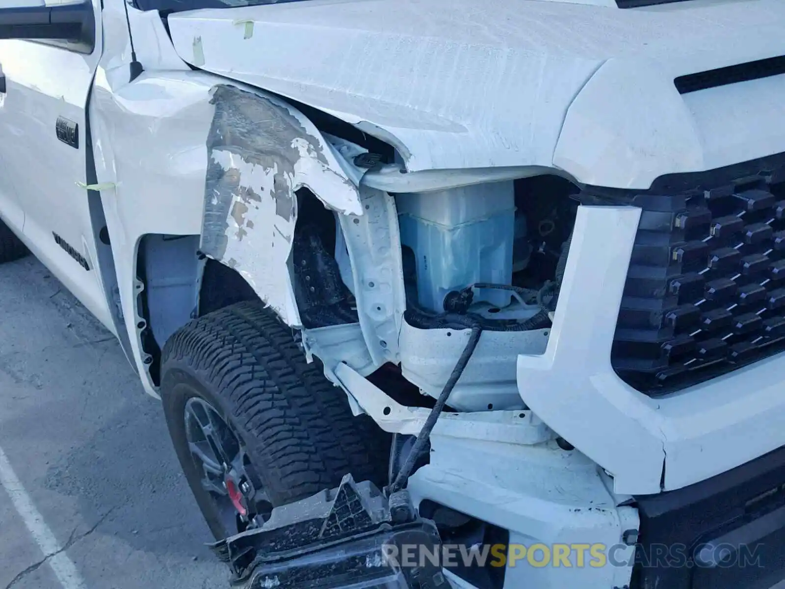 9 Photograph of a damaged car 5TFDY5F14KX810233 TOYOTA TUNDRA CRE 2019