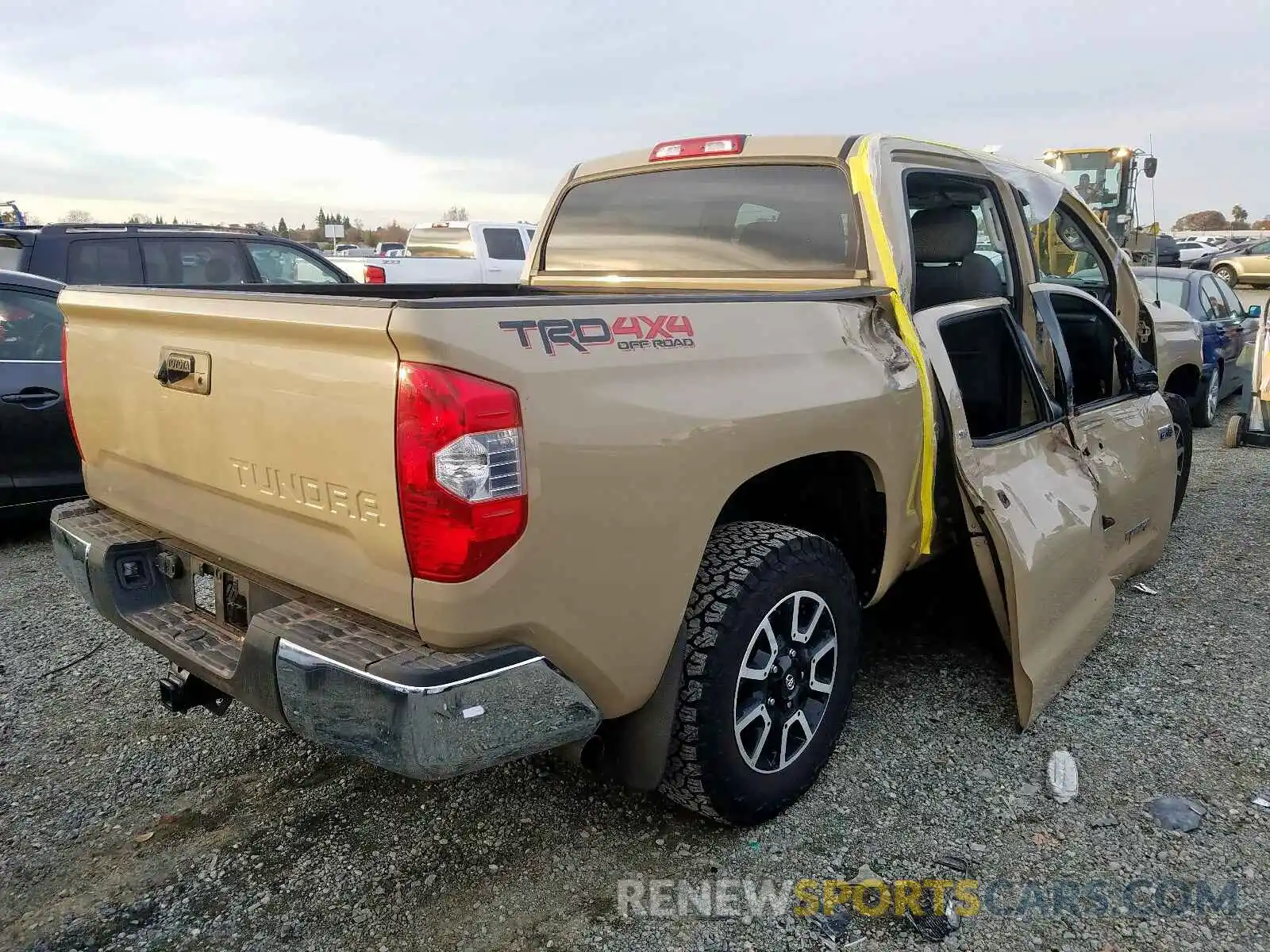 4 Фотография поврежденного автомобиля 5TFDY5F17KX826054 TOYOTA TUNDRA CRE 2019