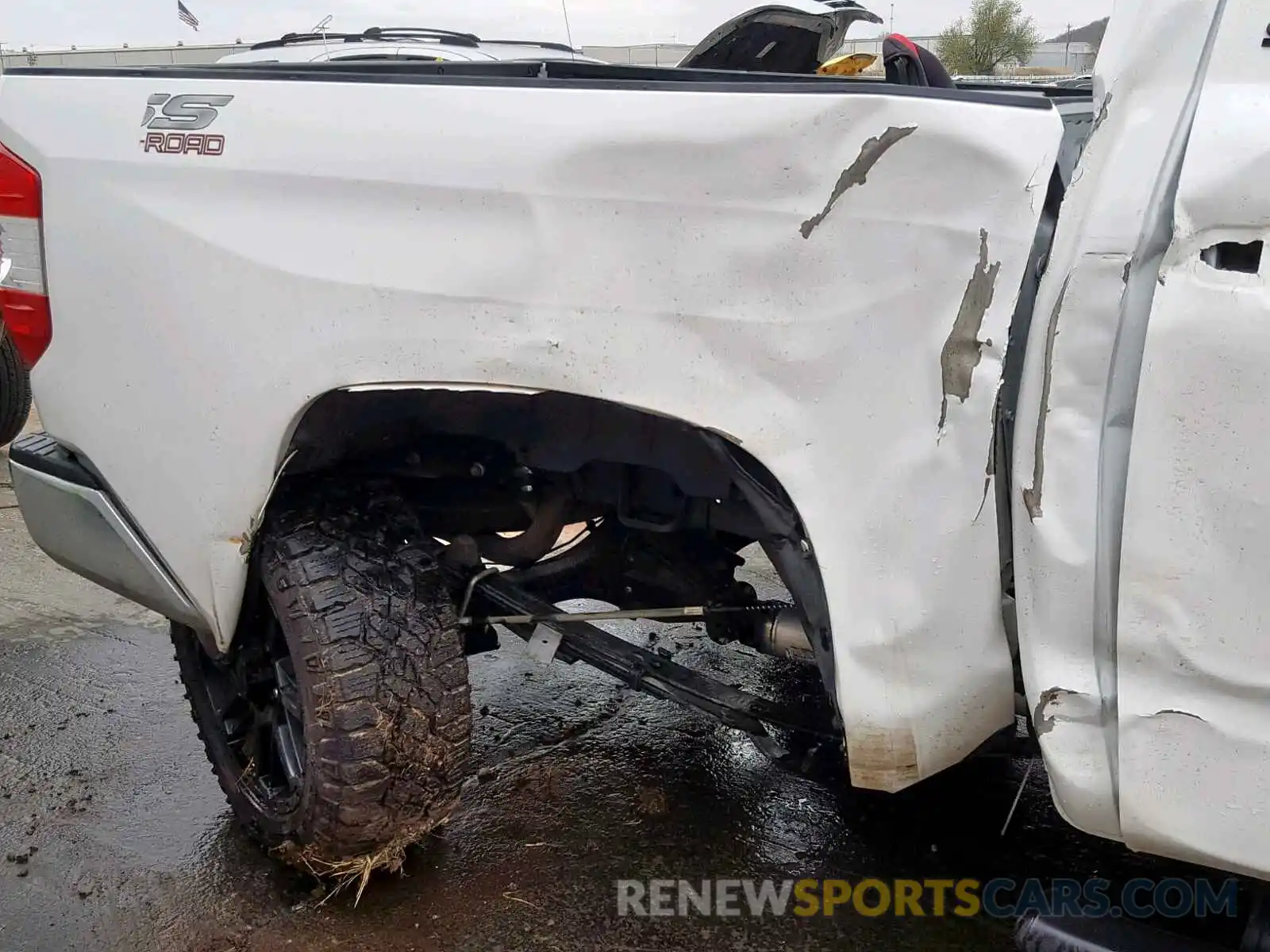 9 Photograph of a damaged car 5TFDY5F18KX805701 TOYOTA TUNDRA CRE 2019