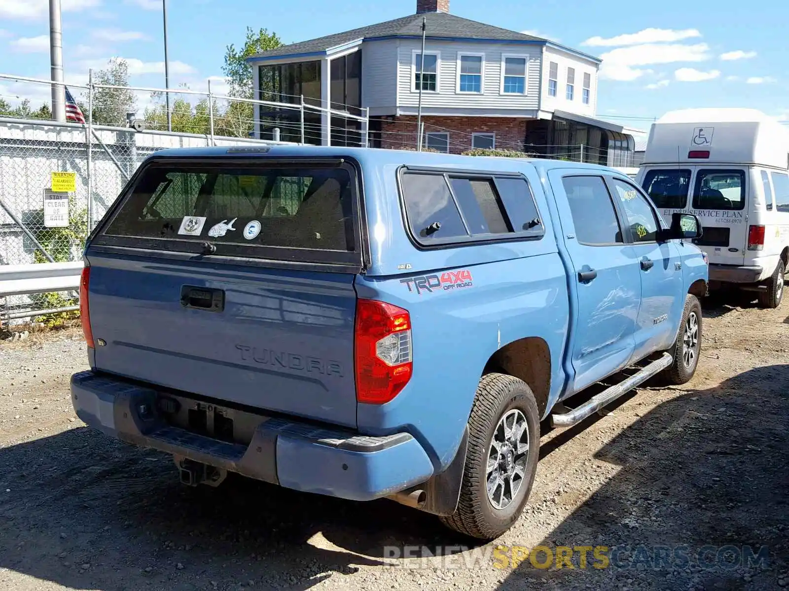 4 Фотография поврежденного автомобиля 5TFDY5F1XKX781370 TOYOTA TUNDRA CRE 2019