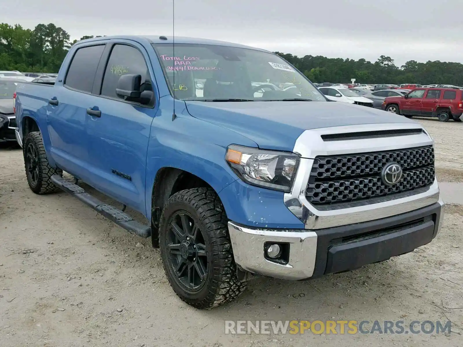 1 Фотография поврежденного автомобиля 5TFEM5F18KX135650 TOYOTA TUNDRA CRE 2019