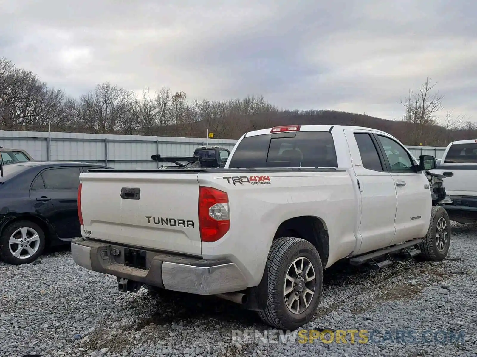 4 Фотография поврежденного автомобиля 5TFBY5F12KX793102 TOYOTA TUNDRA DOU 2019